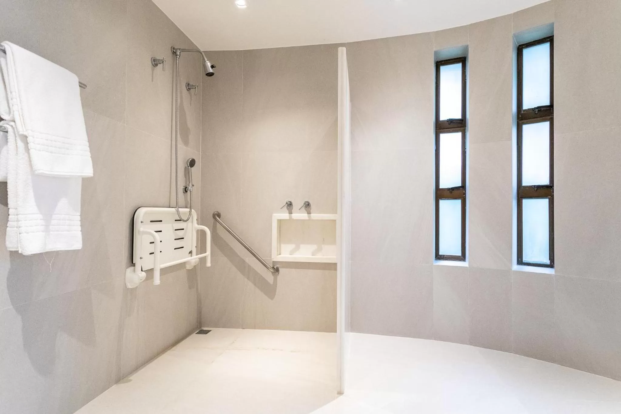 Shower in Mar Ipanema Hotel