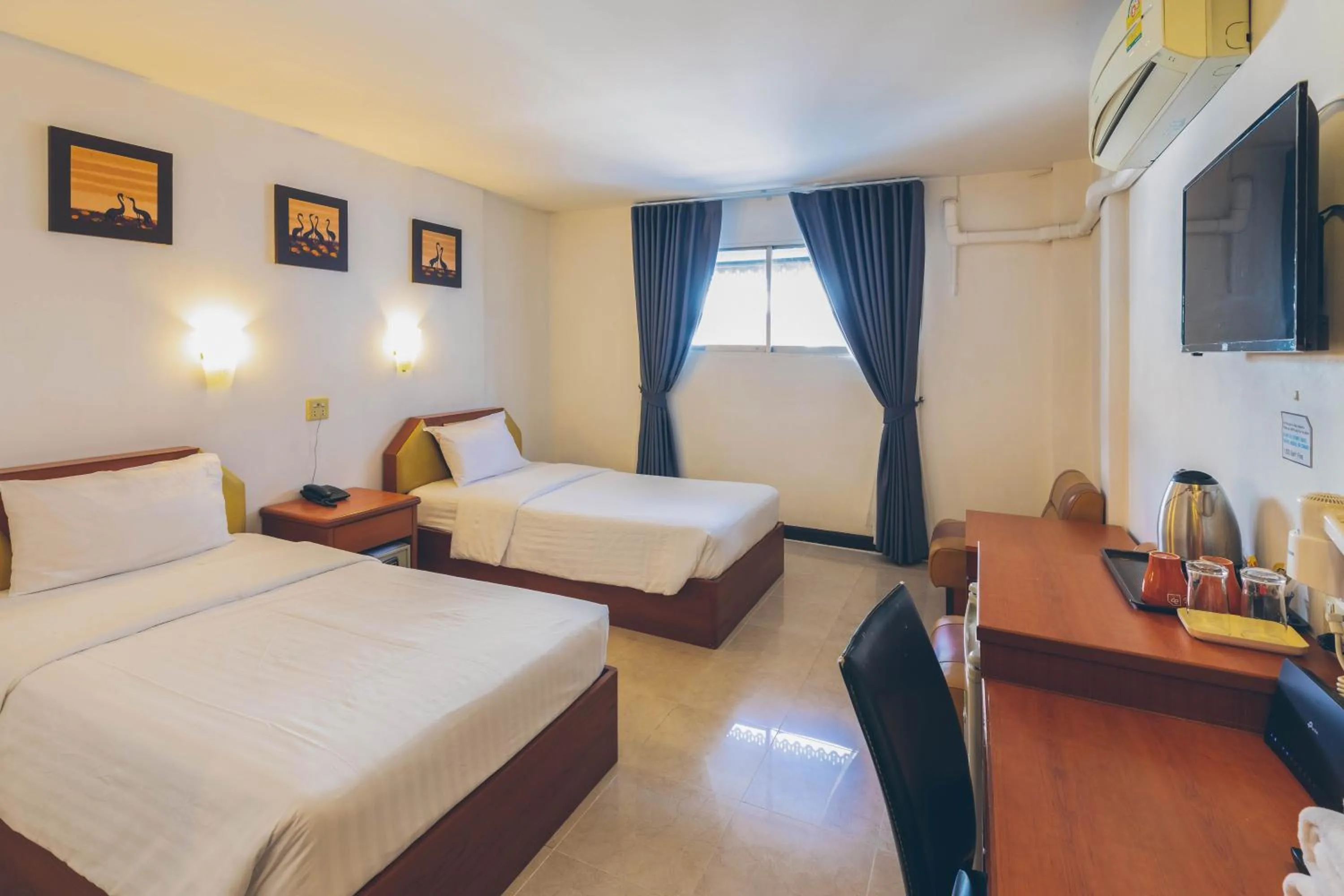 Bedroom, Bed in Atlas Bangkok Hotel