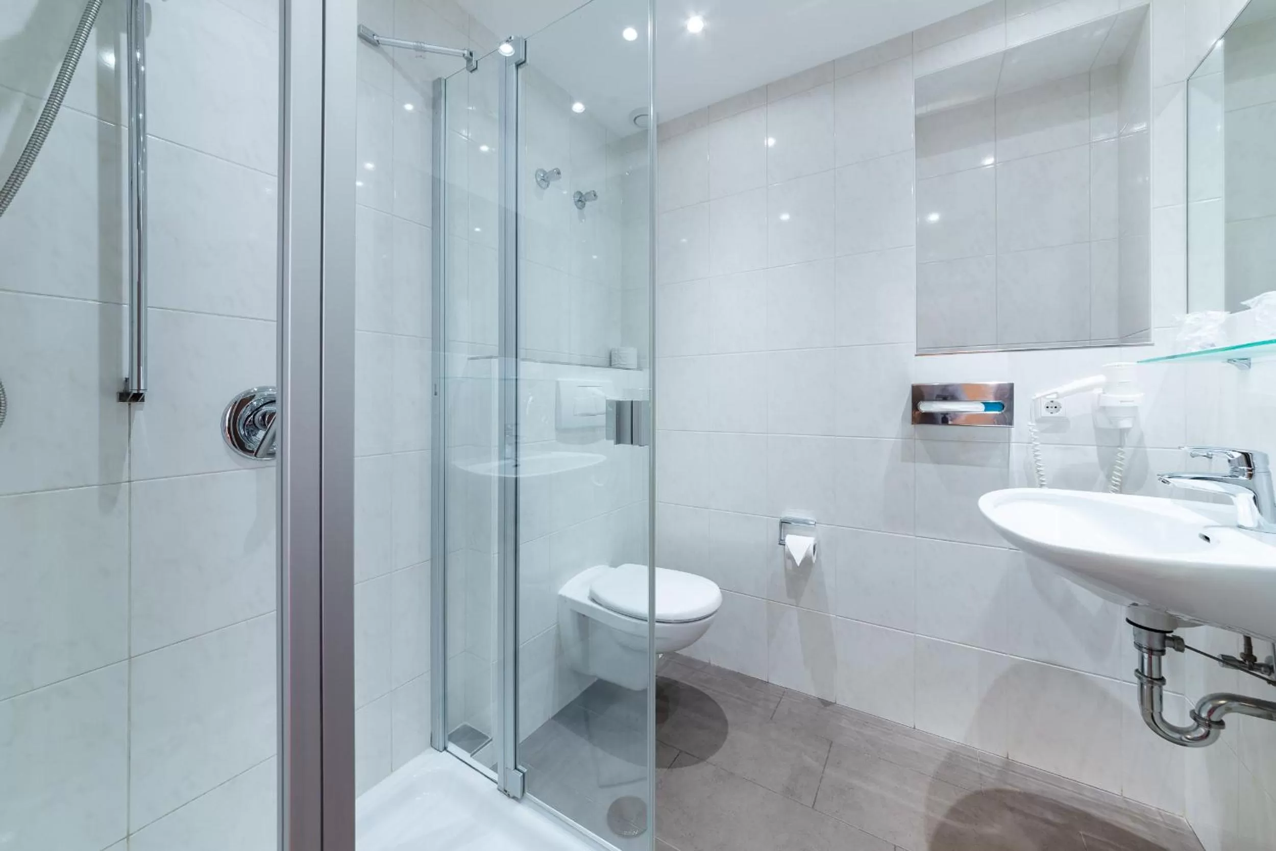 Shower in Hotel Krone