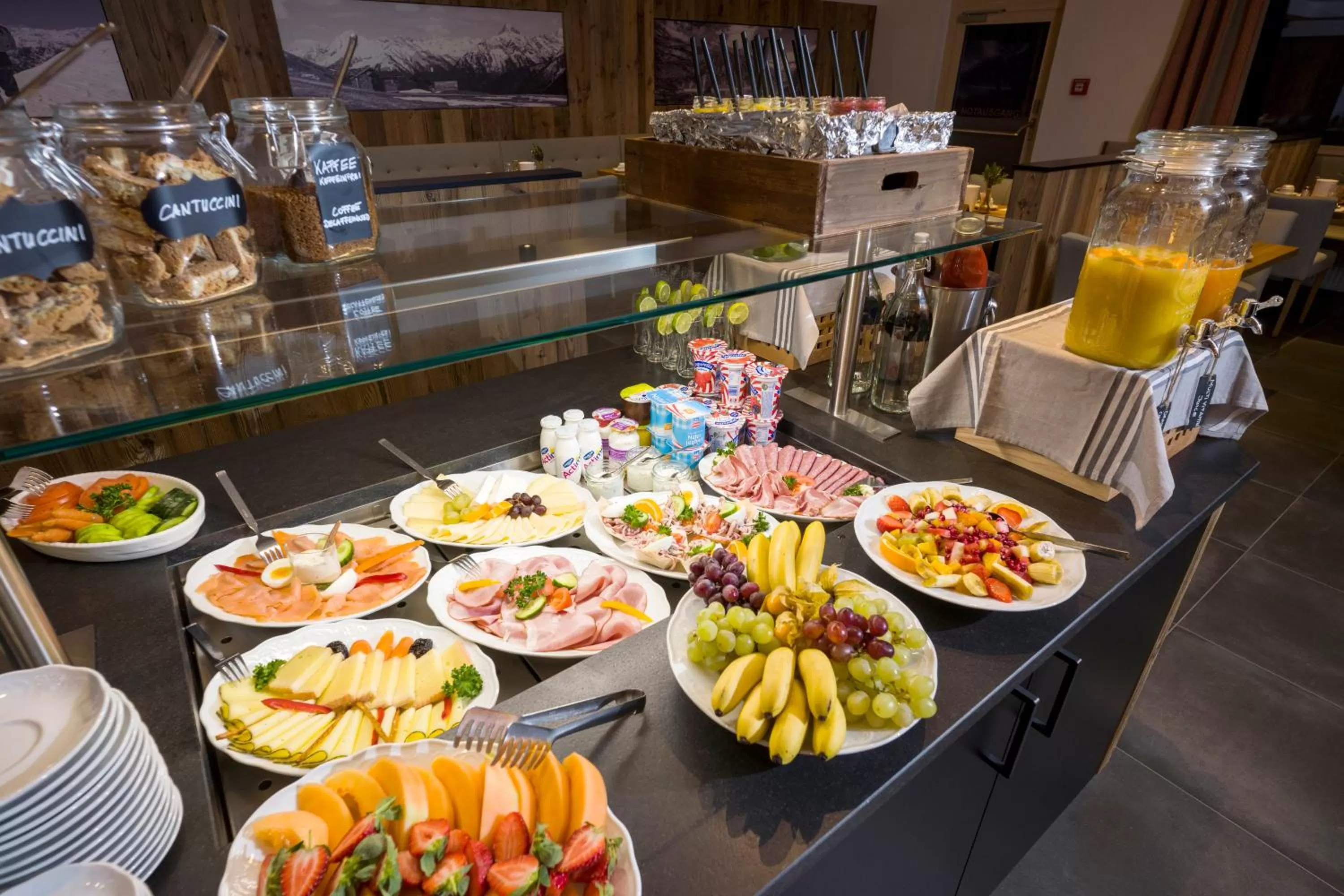 Continental breakfast in Alpenhof Hotel Garni Suprême