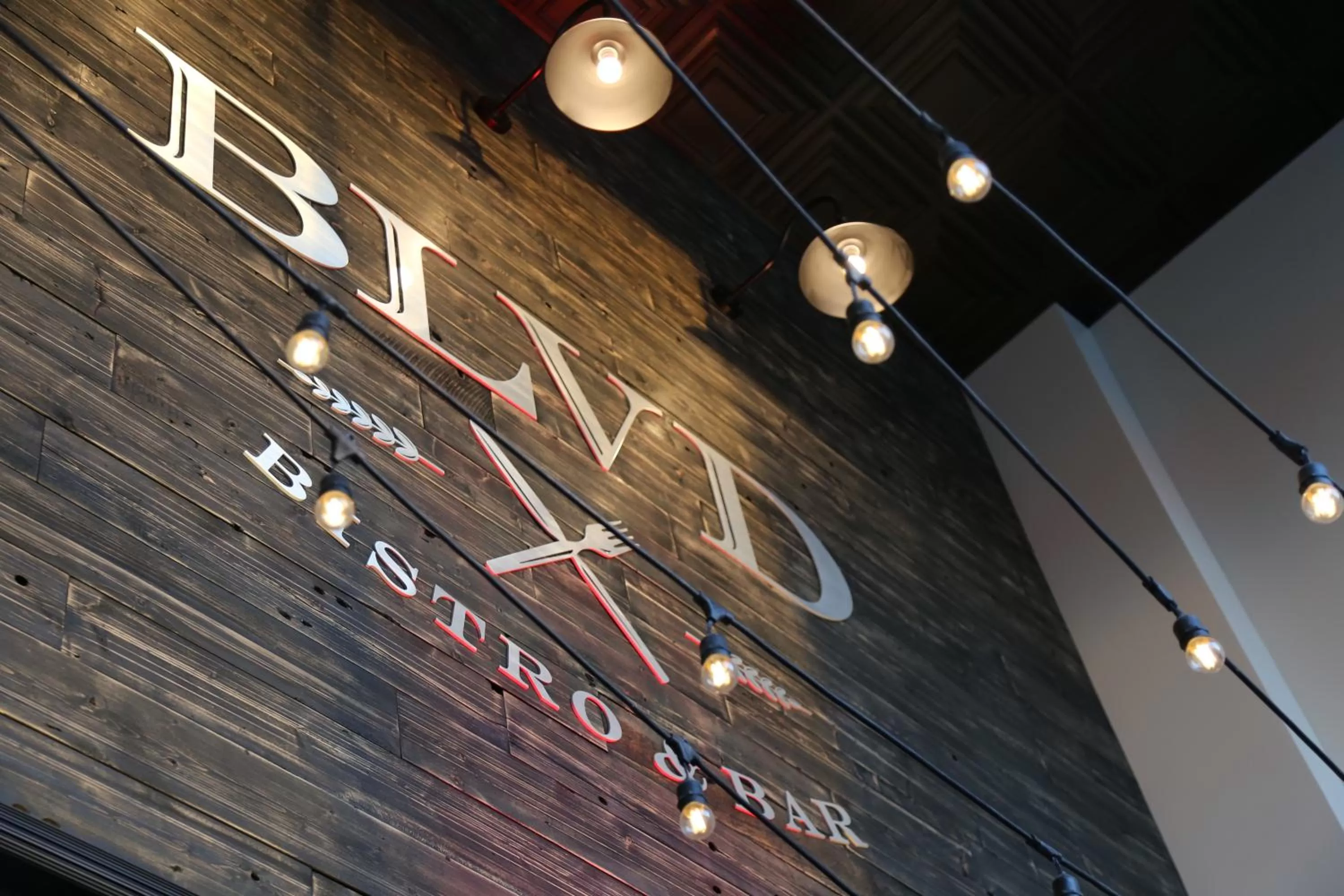 Restaurant/places to eat in Wyndham Garden LaGuardia South