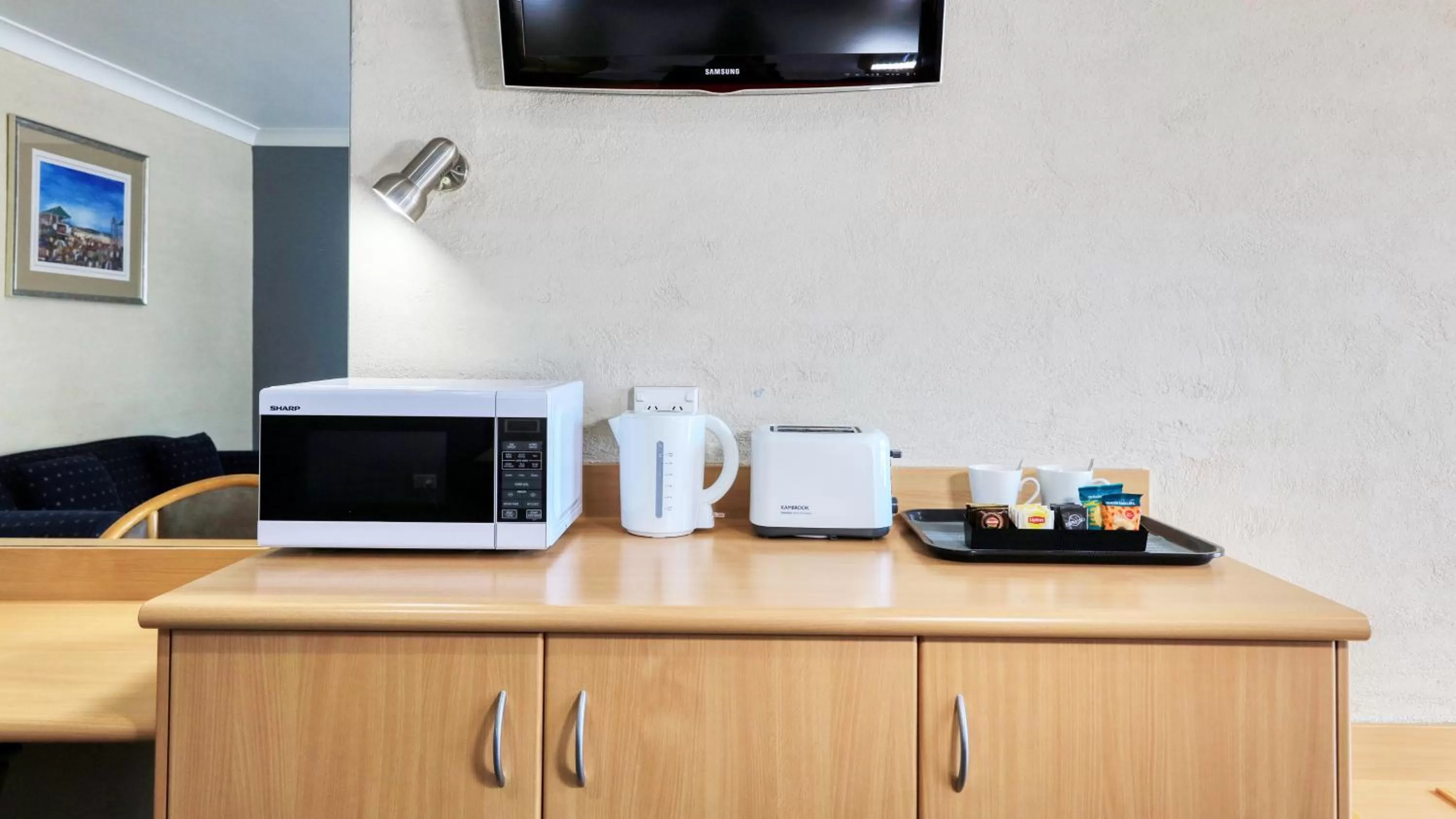 Kitchen or kitchenette in Edward Parry Motel and Apartments