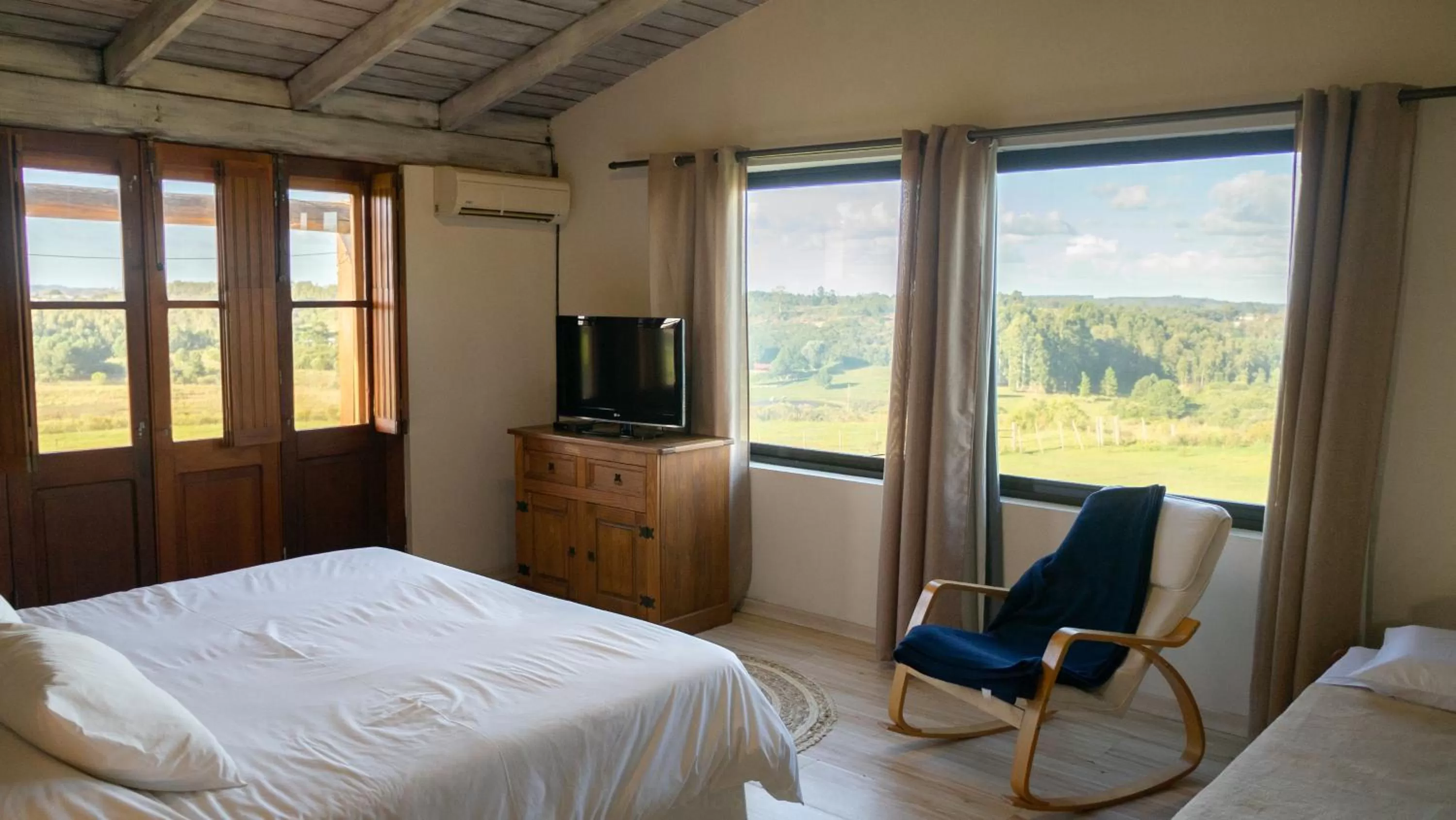 Bedroom, Bed in Hostería La Bordona