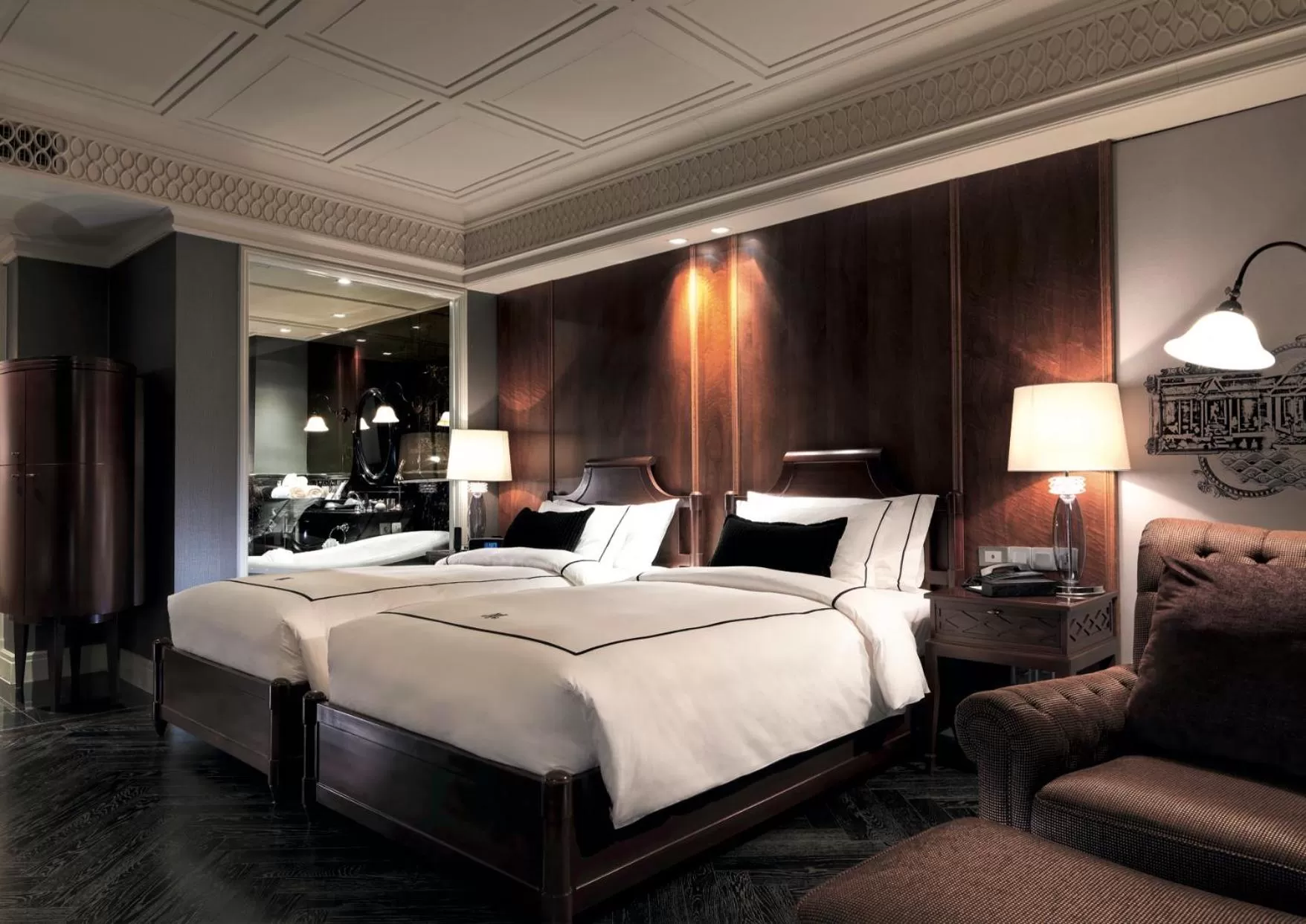 Photo of the whole room, Bed in Hotel Muse Bangkok Langsuan - MGallery