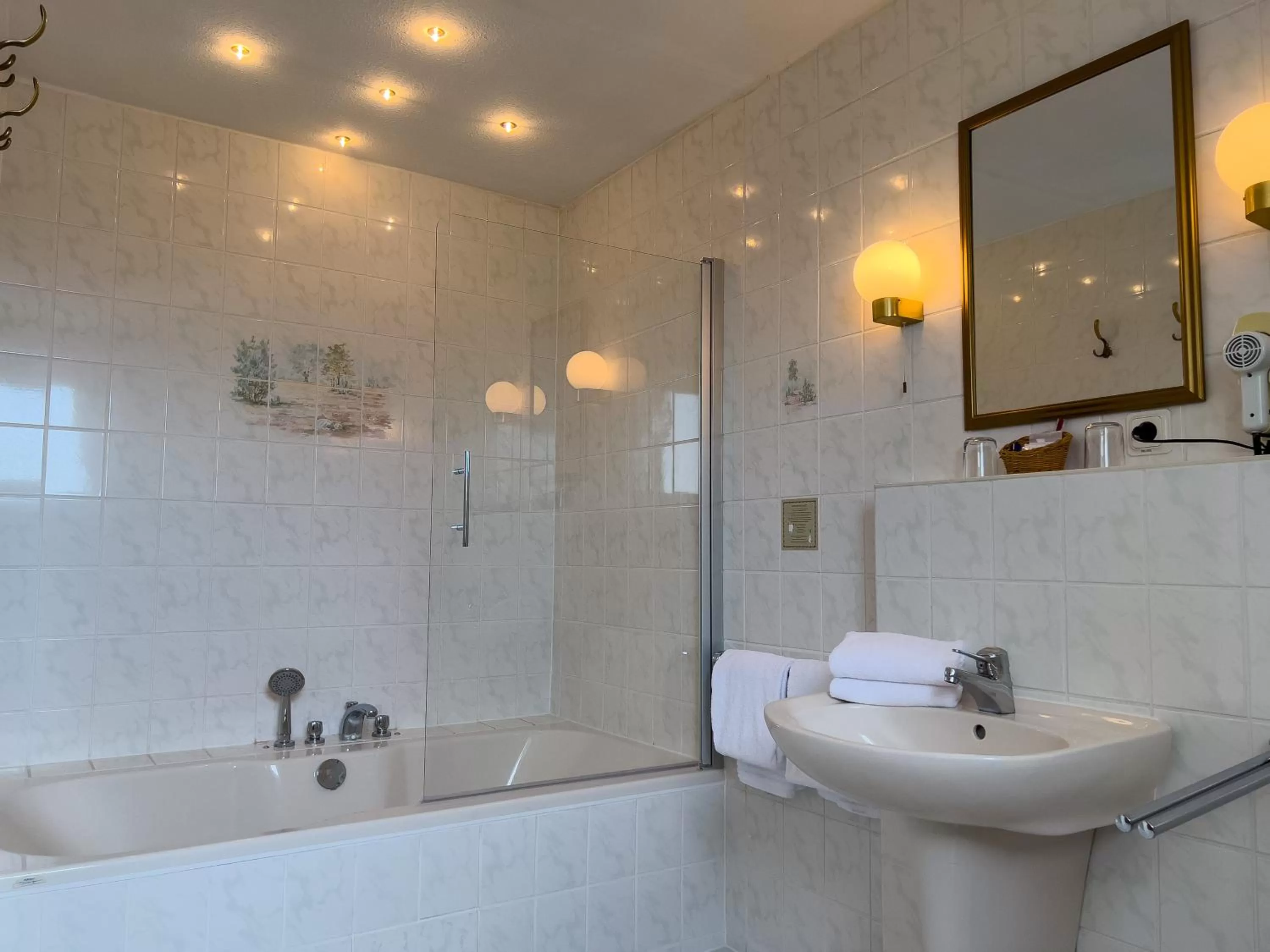 Bathroom in Hotel Landhaus Wörlitzer Hof