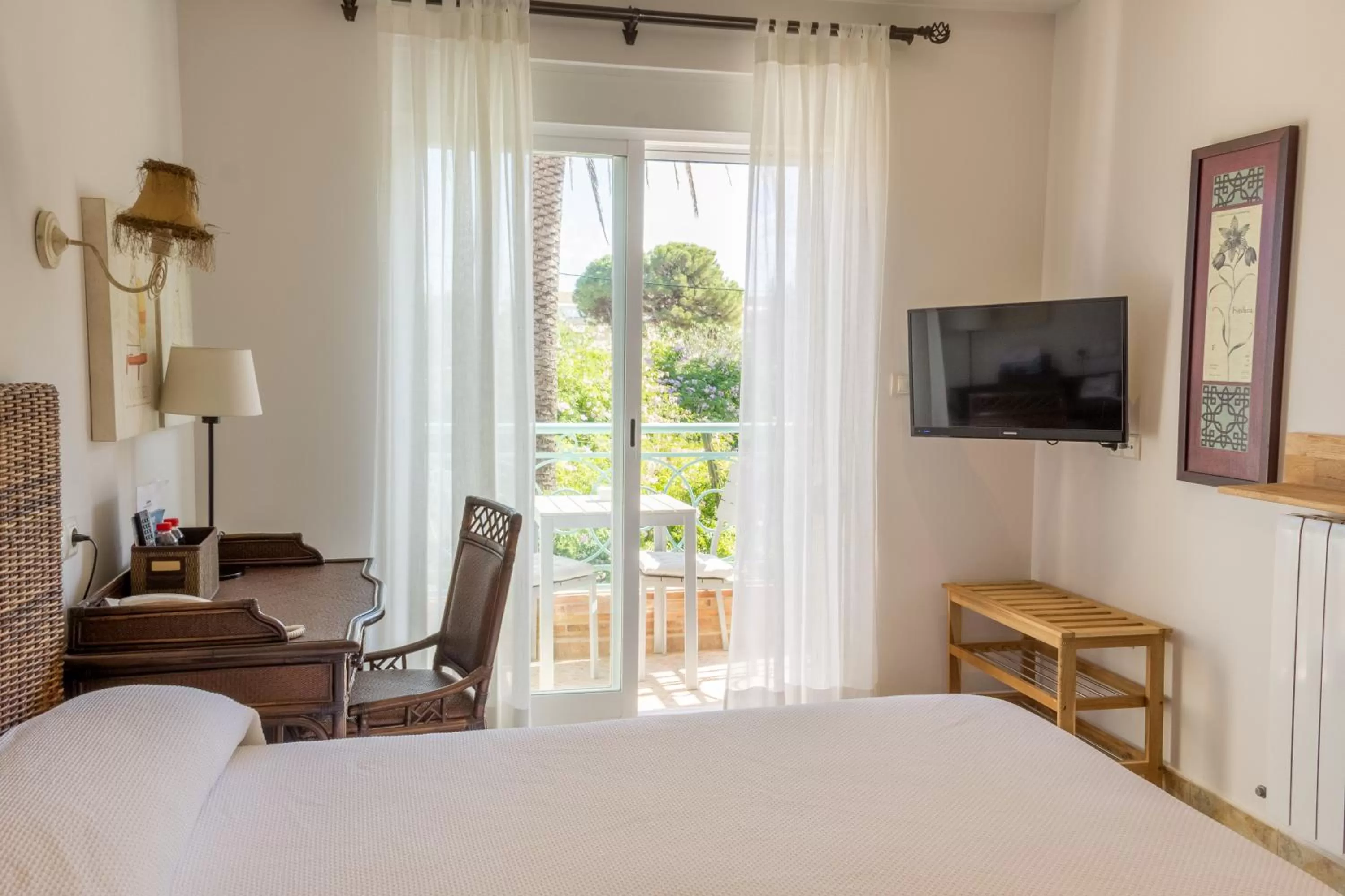 Photo of the whole room, Bed in Hotel Noguera Mar