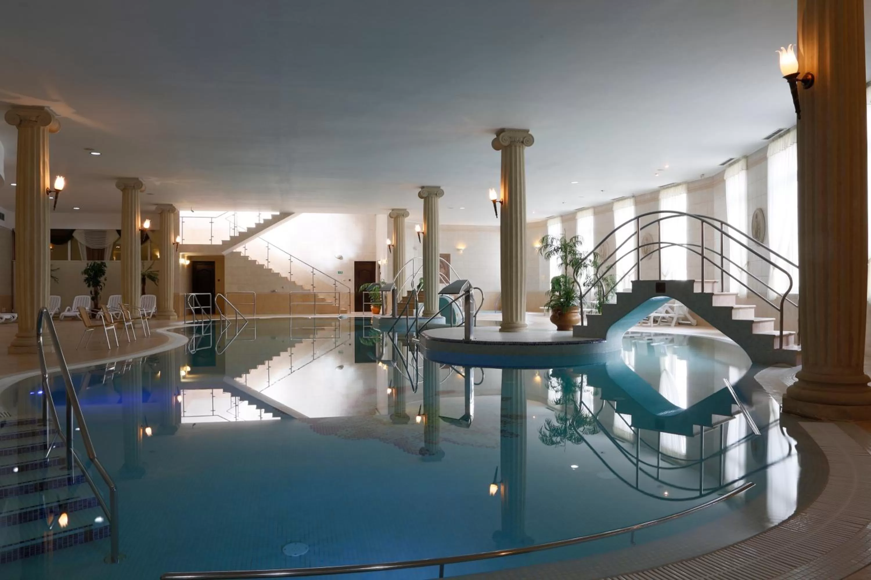 Swimming pool in Bristol Vila Tereza