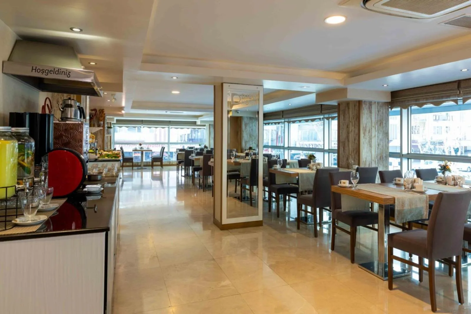 Restaurant/places to eat in Dies Hotel