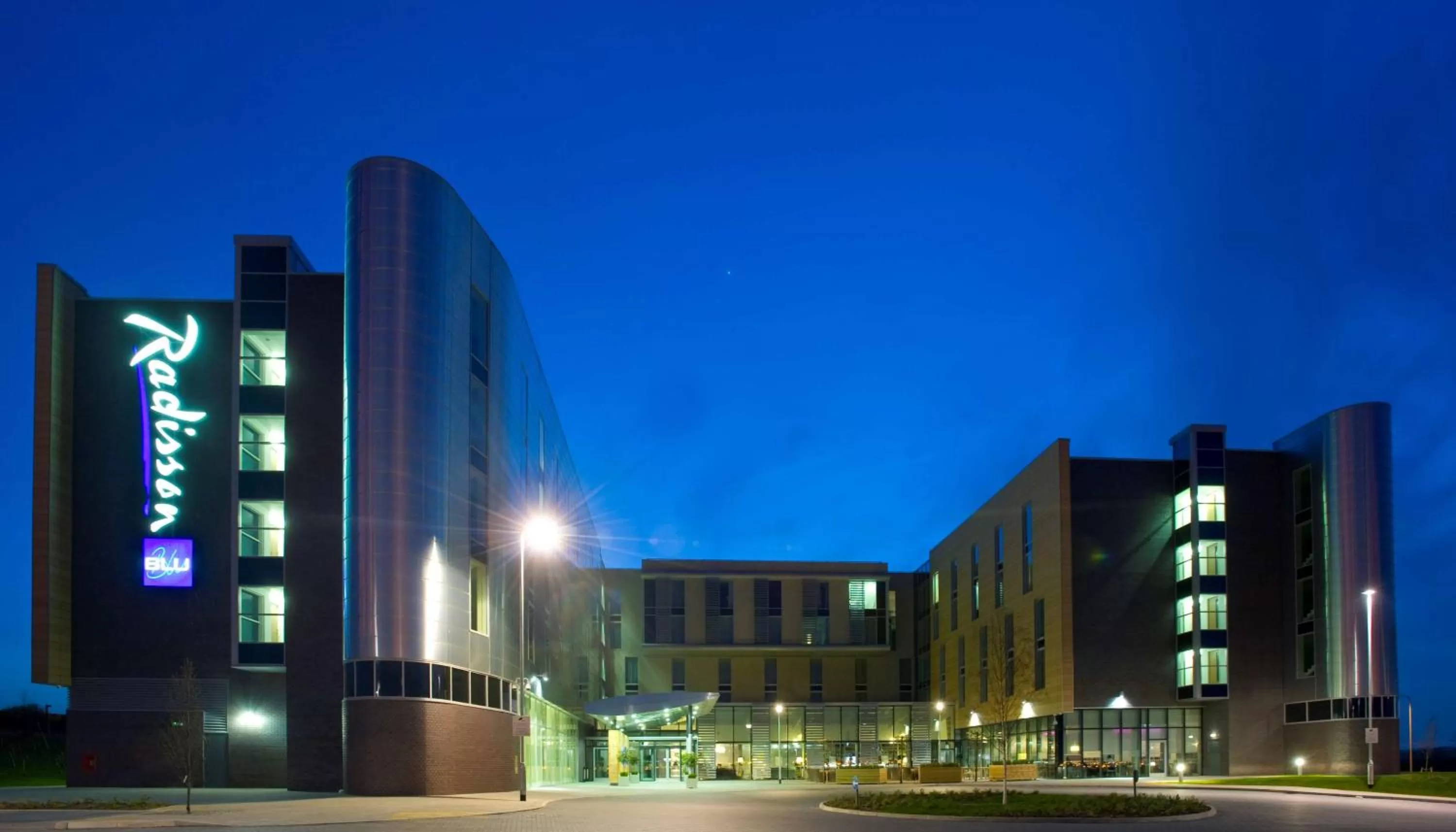 Property building in Radisson Blu Hotel East Midlands Airport