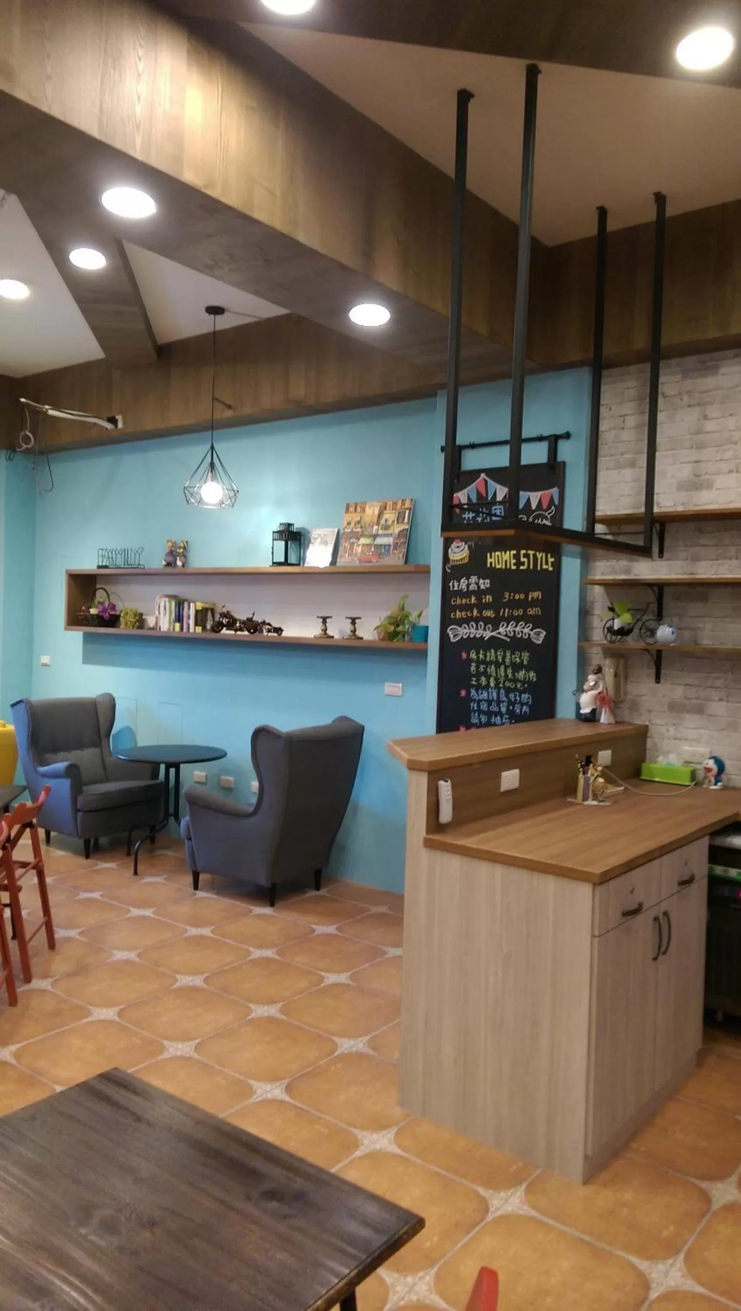 Restaurant/places to eat in Alien B&B