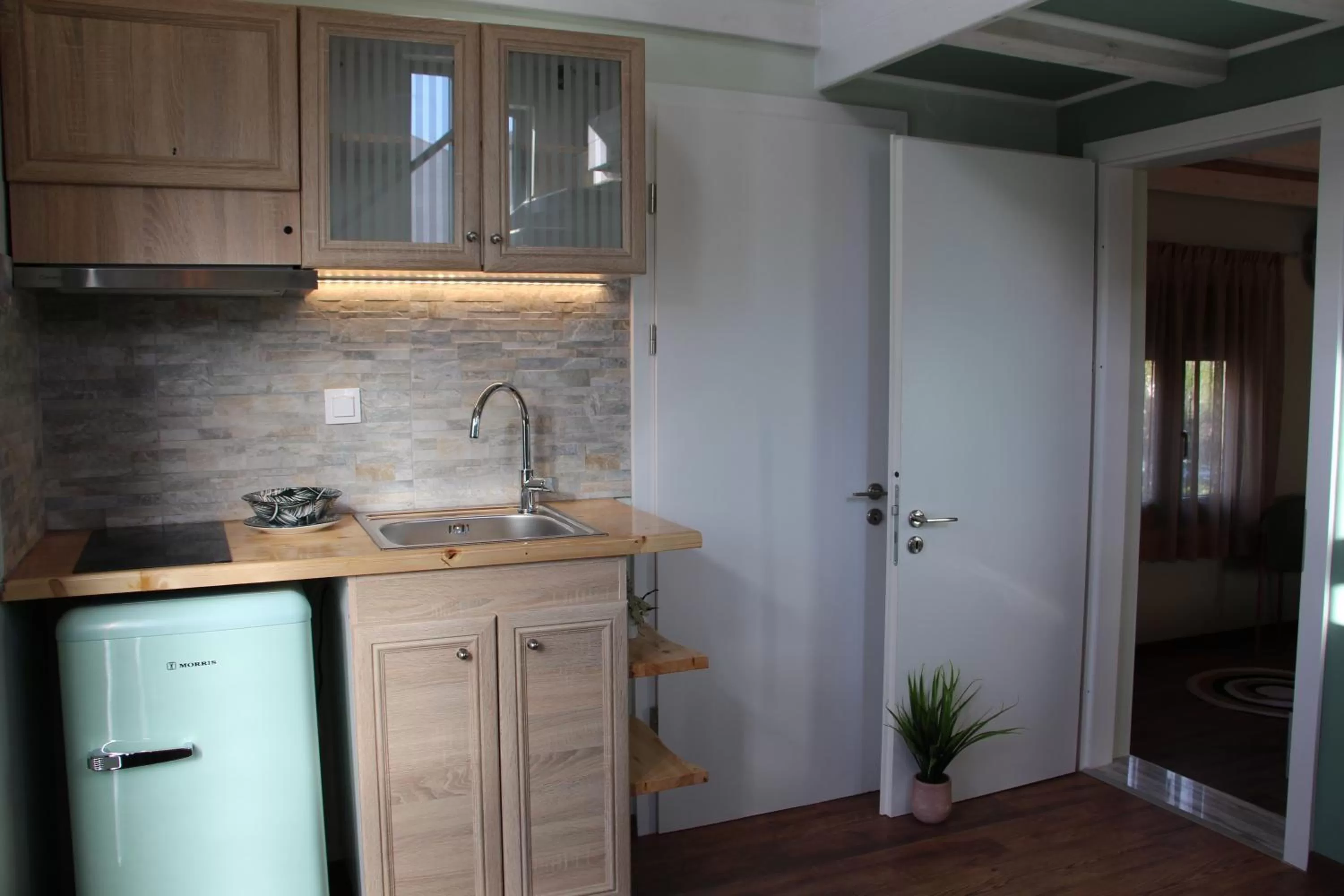 Lamprini's Deluxe Studios