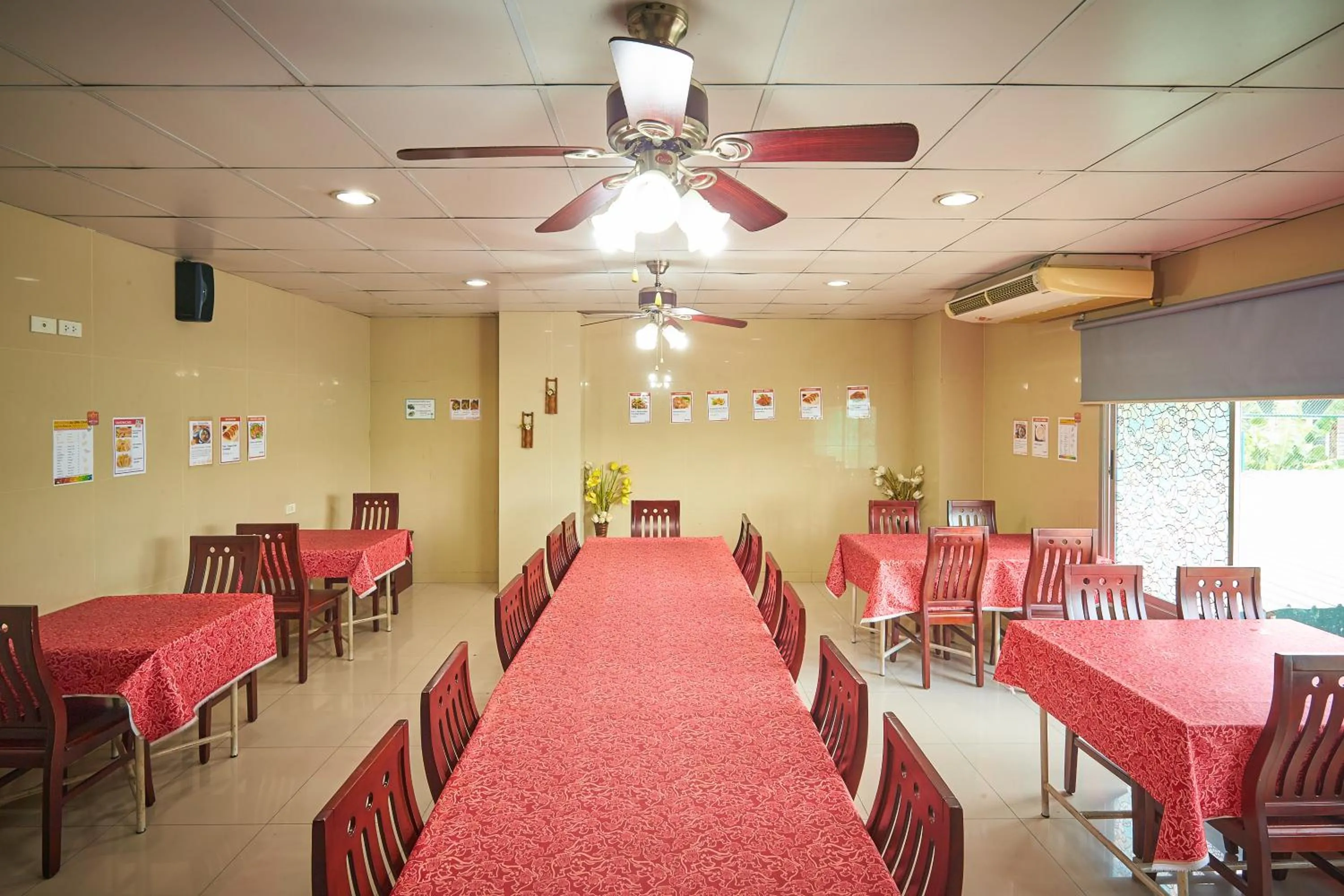 Restaurant/places to eat in Sivalai Place