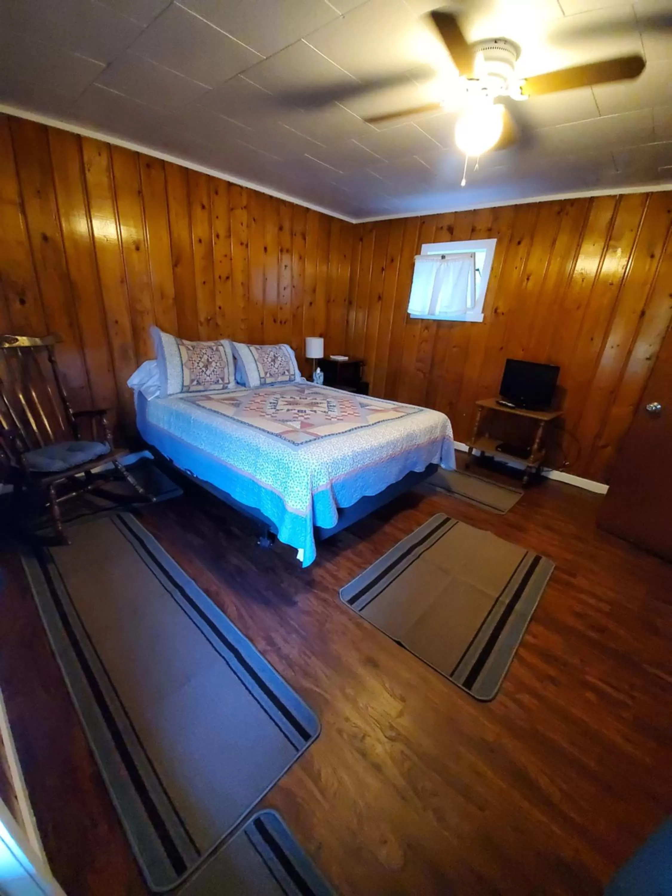 Photo of the whole room, Bed in Little River Motel Saint Regis