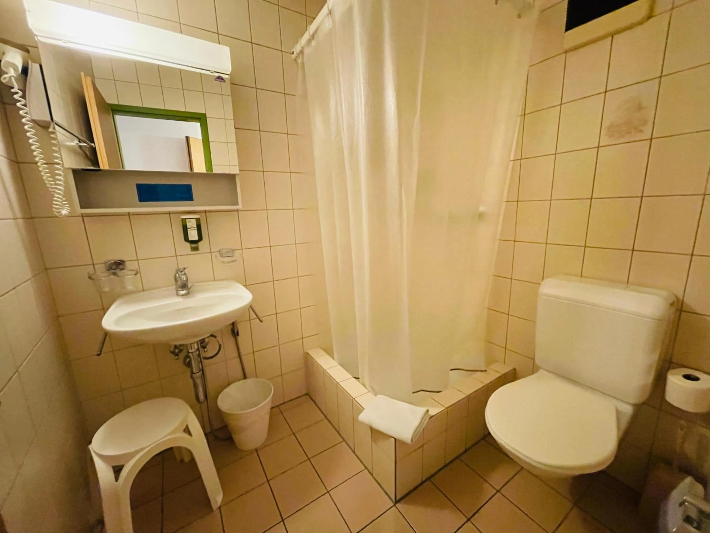 Bathroom in Hotel Toscana