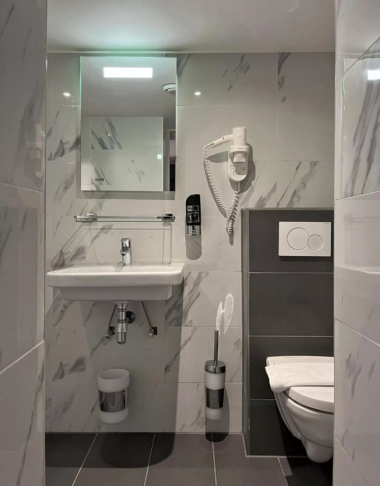 Facade Hotel Amsterdam