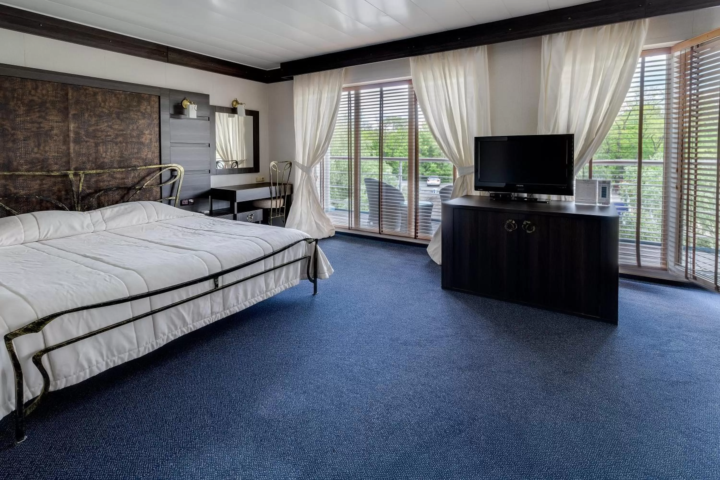 Photo of the whole room, Bed in Bakkara Hotel