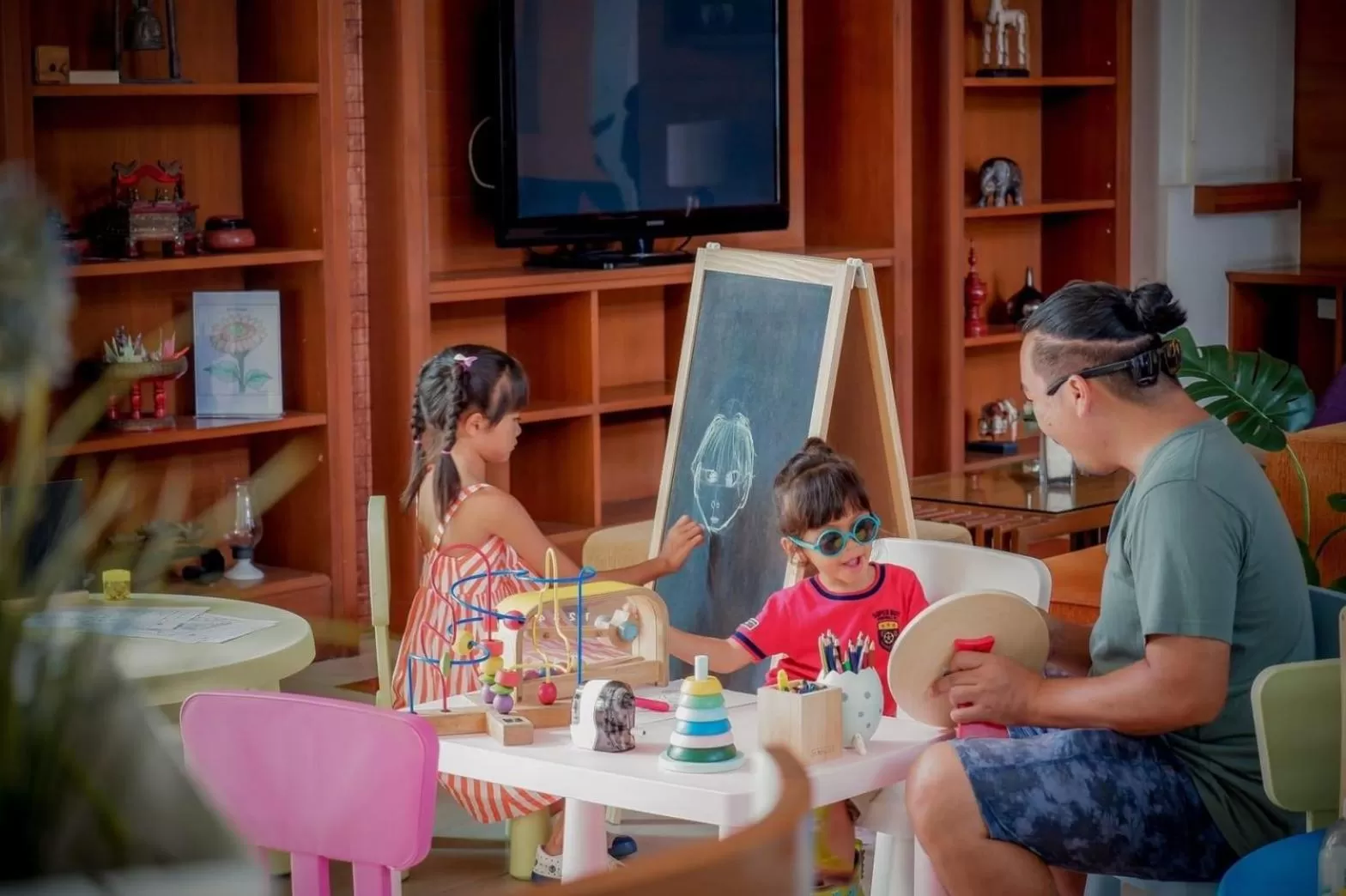 People in Cosy Beach Hotel - SHA Extra Plus