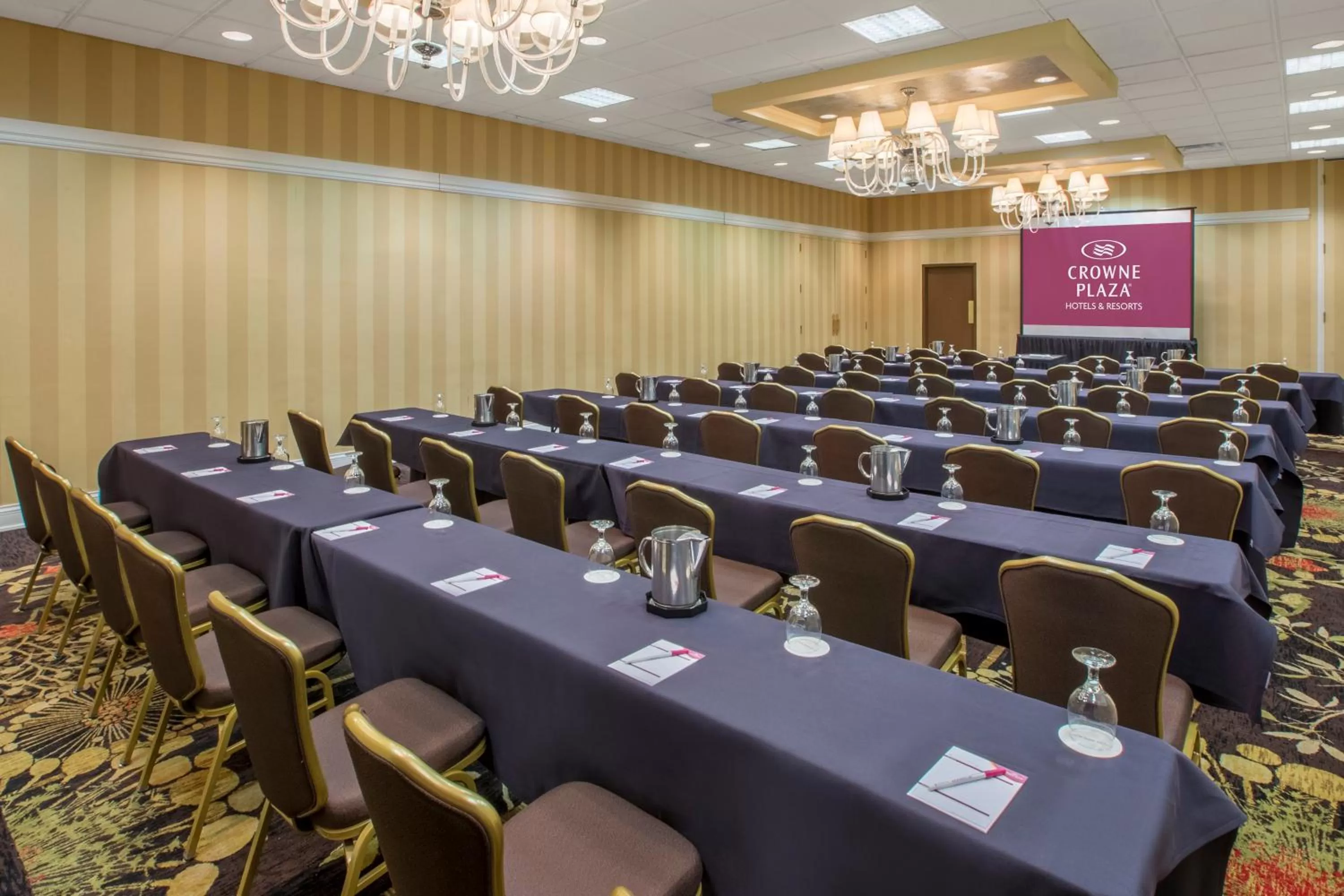 Meeting/conference room in Ramada by Wyndham Cleveland Independence