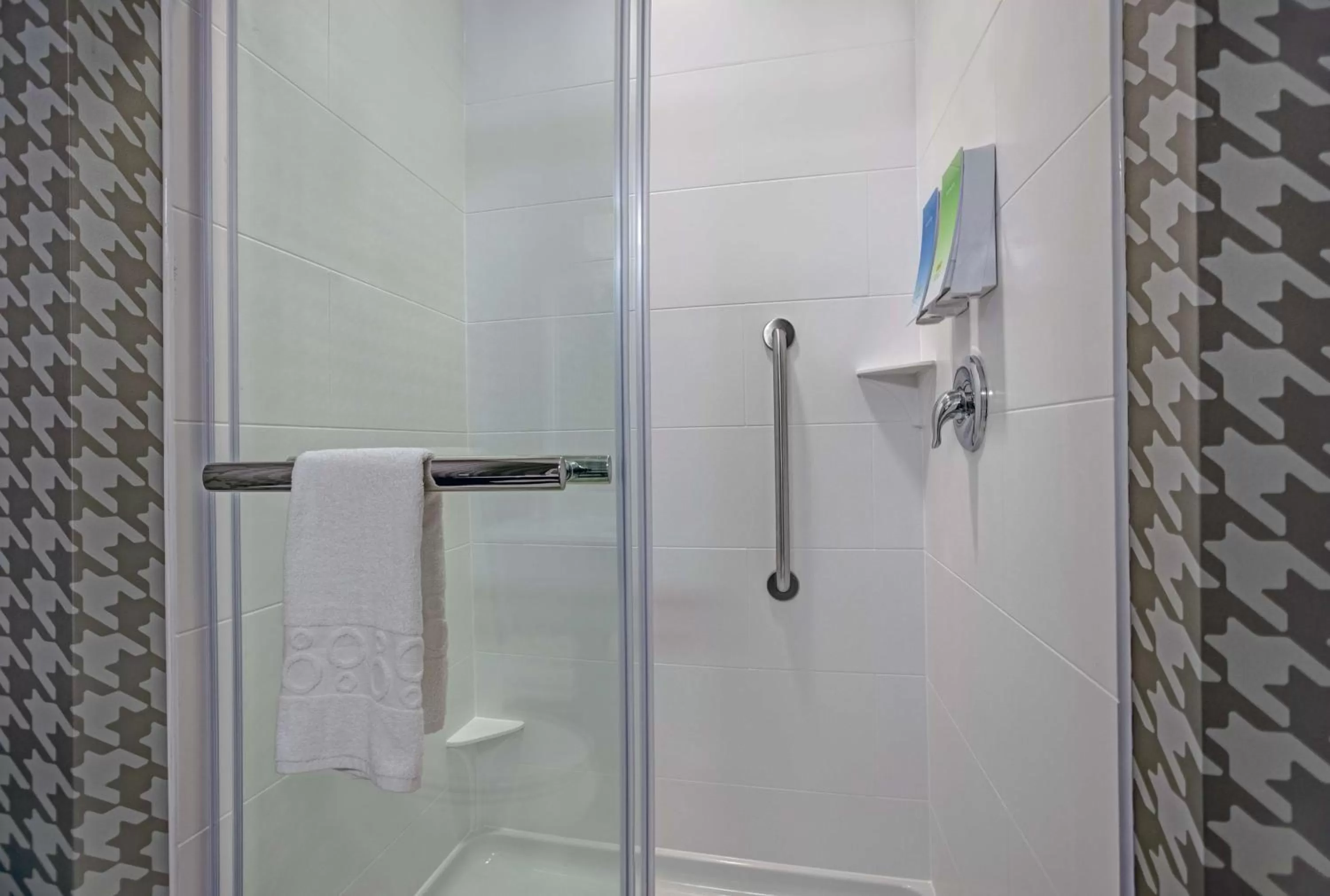 Bathroom in Home2 Suites By Hilton Richmond