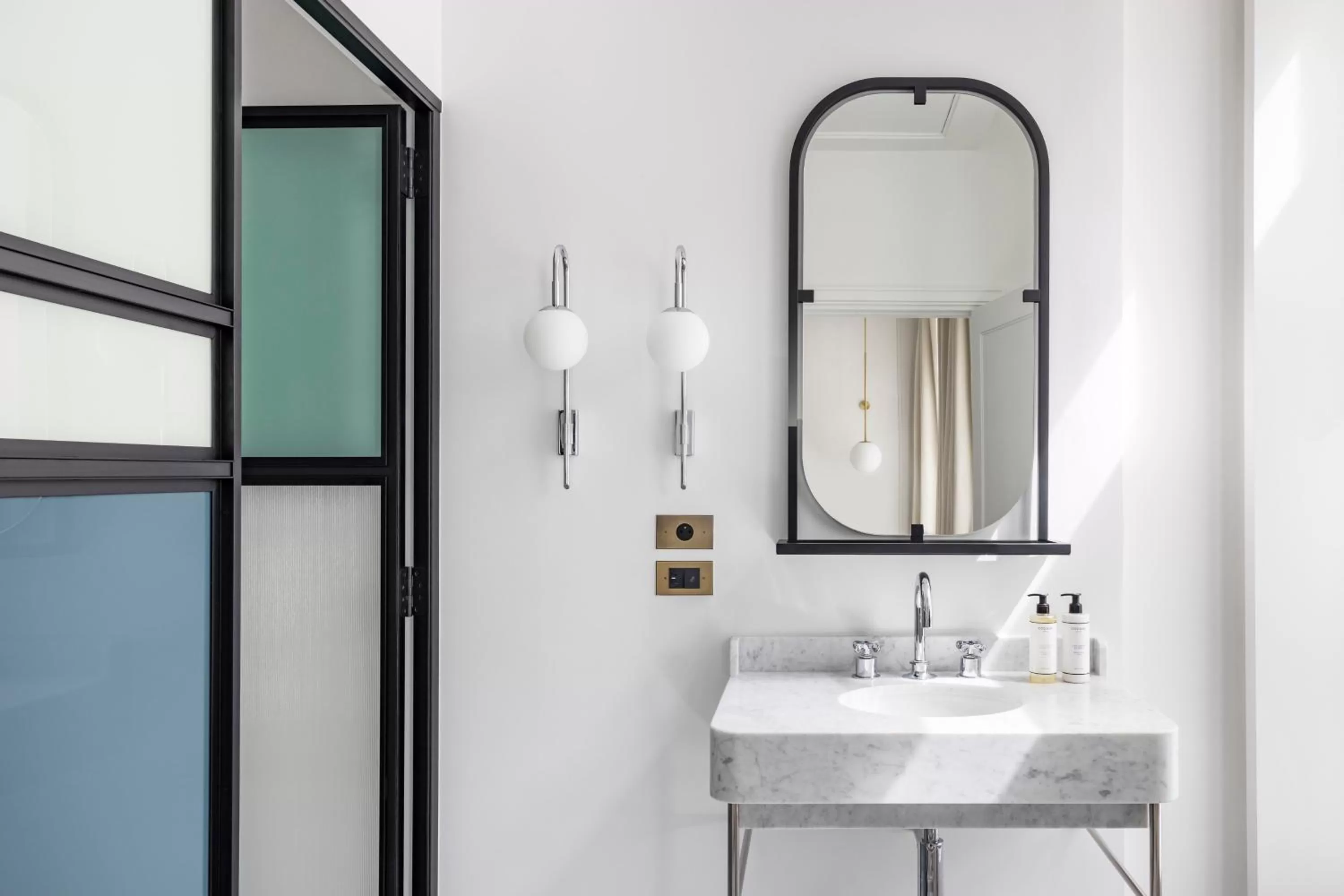 Bathroom in Kimpton - St Honoré Paris by IHG