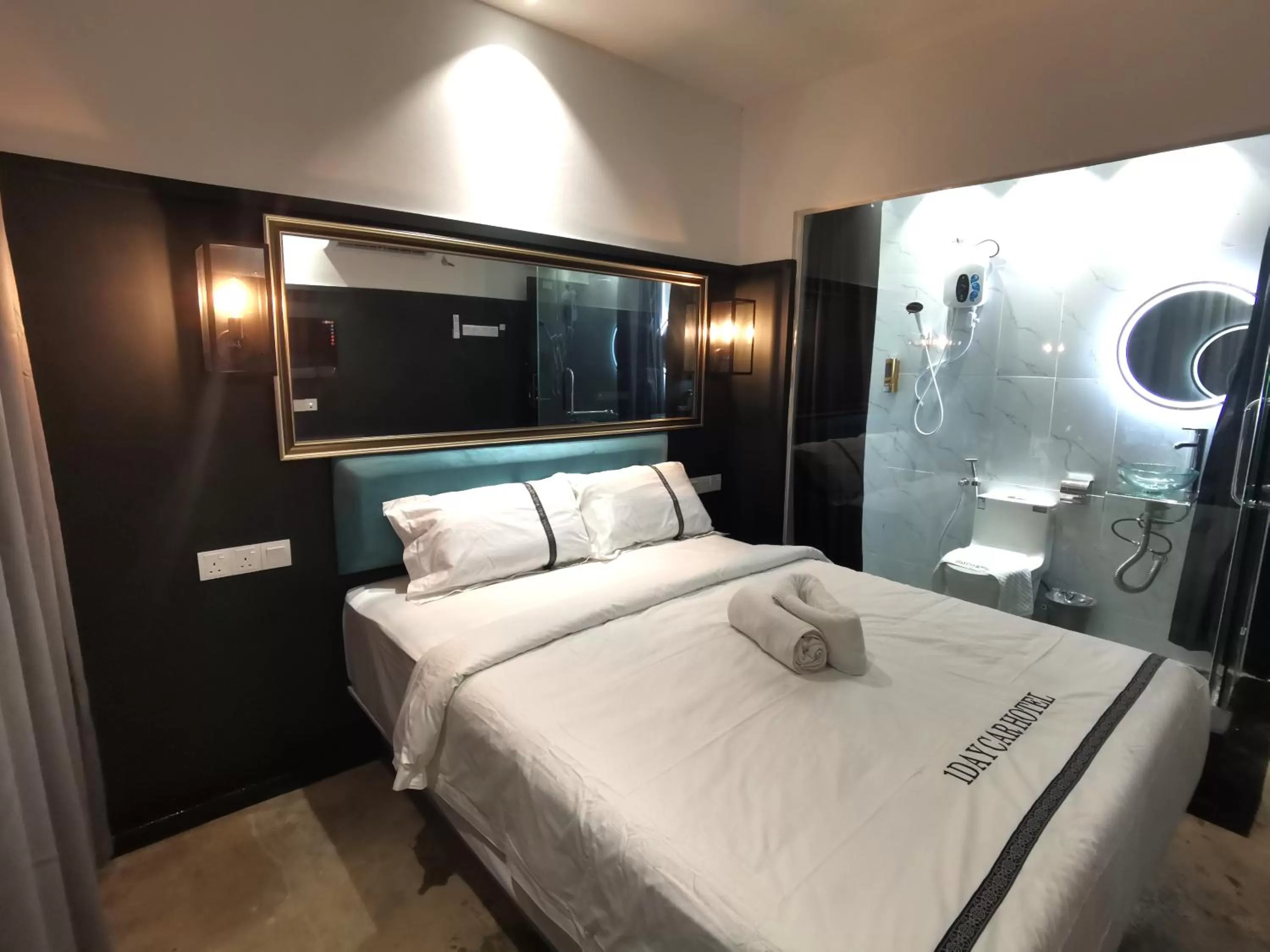 Bedroom, Bed in 1 Day Car Hotel - BG Perdana