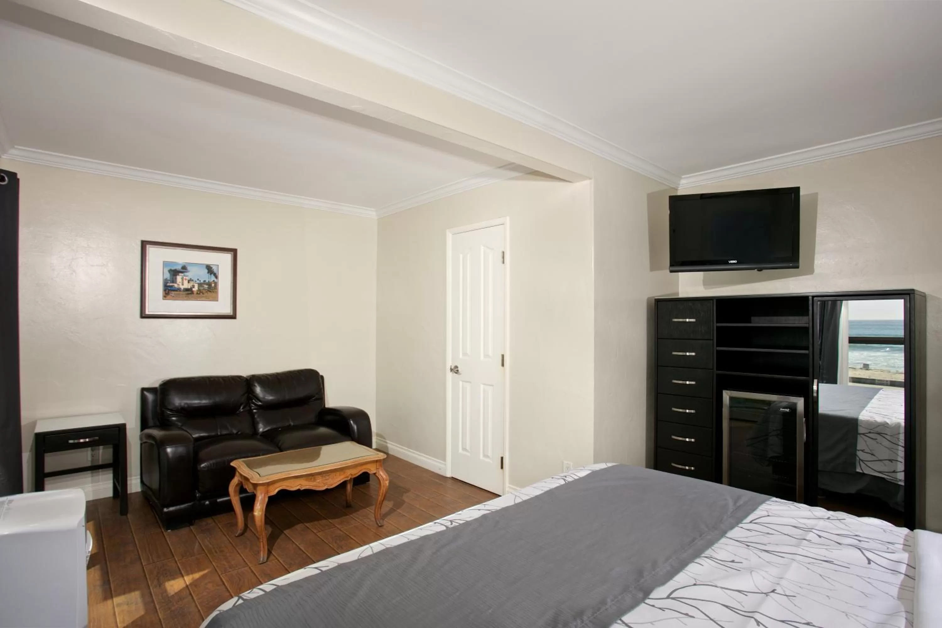 Bed in Ocean Beach Hotel