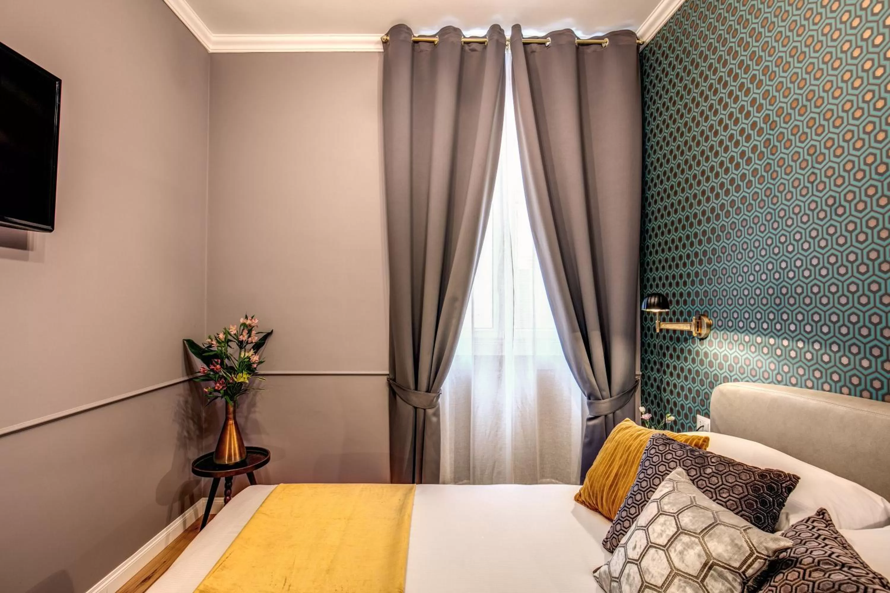 Bed in Tree Charme Parliament Boutique Hotel