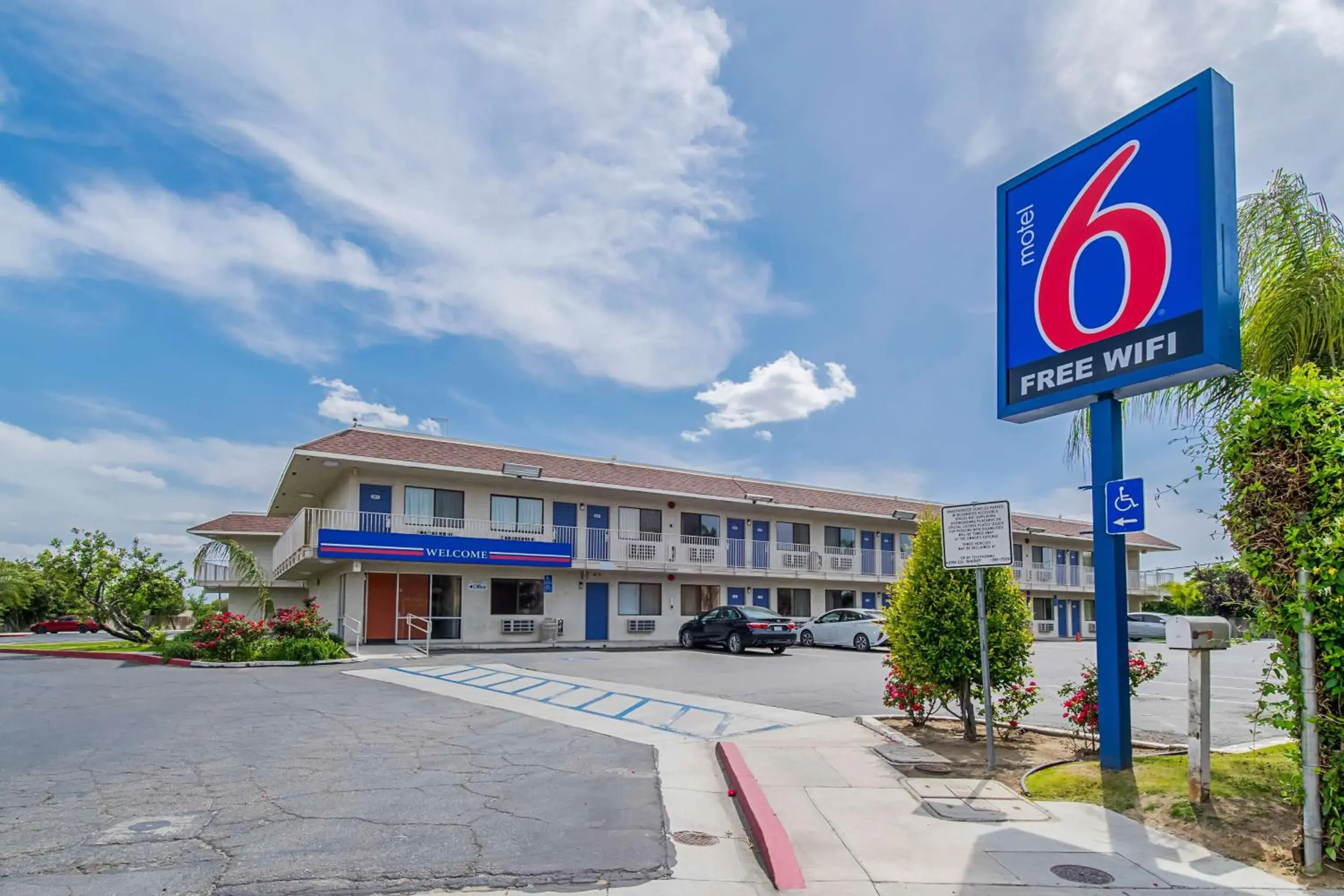 Motel 6-Bakersfield, CA - Airport Motel 6-Bakersfield, CA - Airport