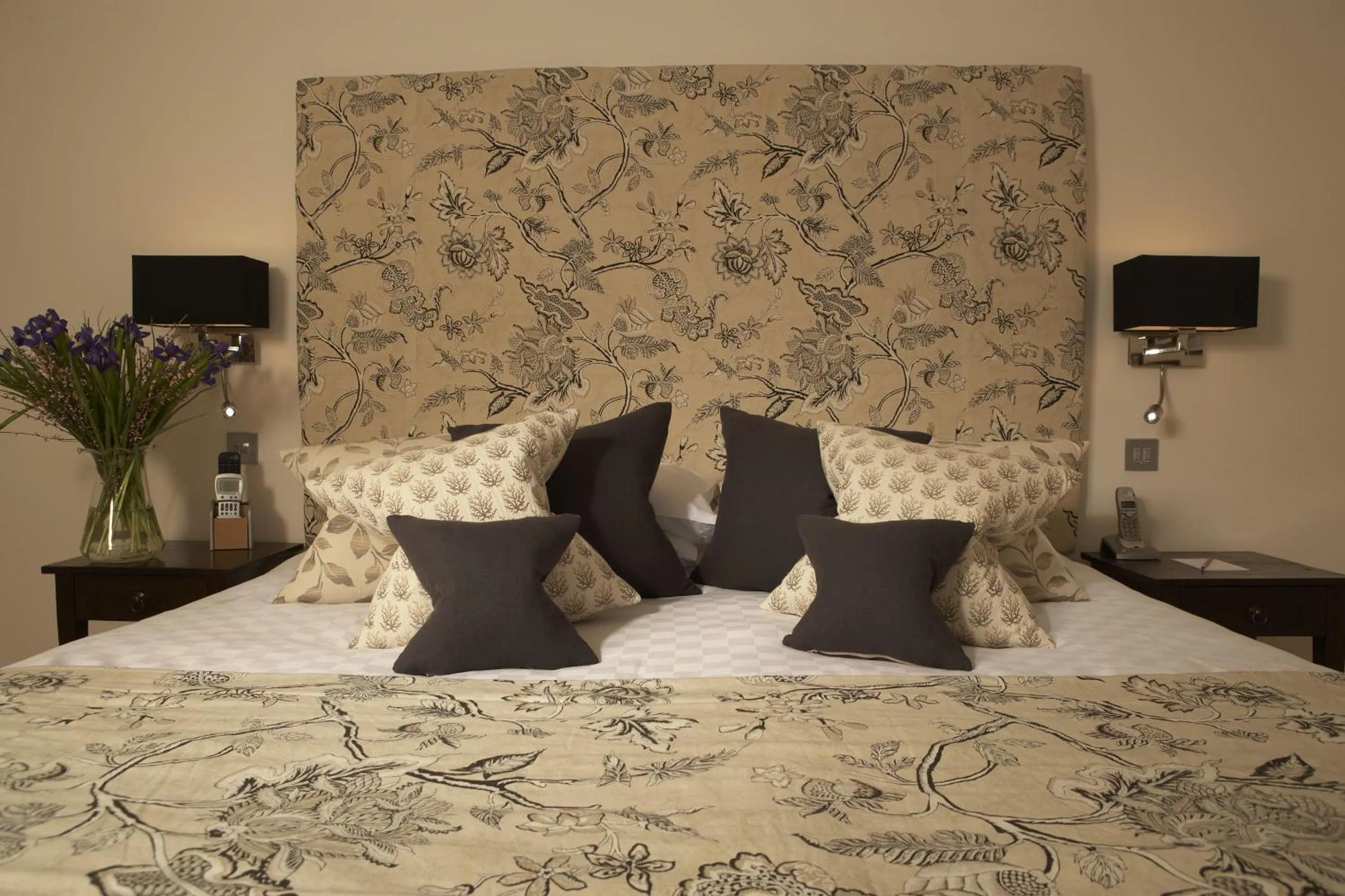 Bedroom, Bed in Beaufort House - Knightsbridge