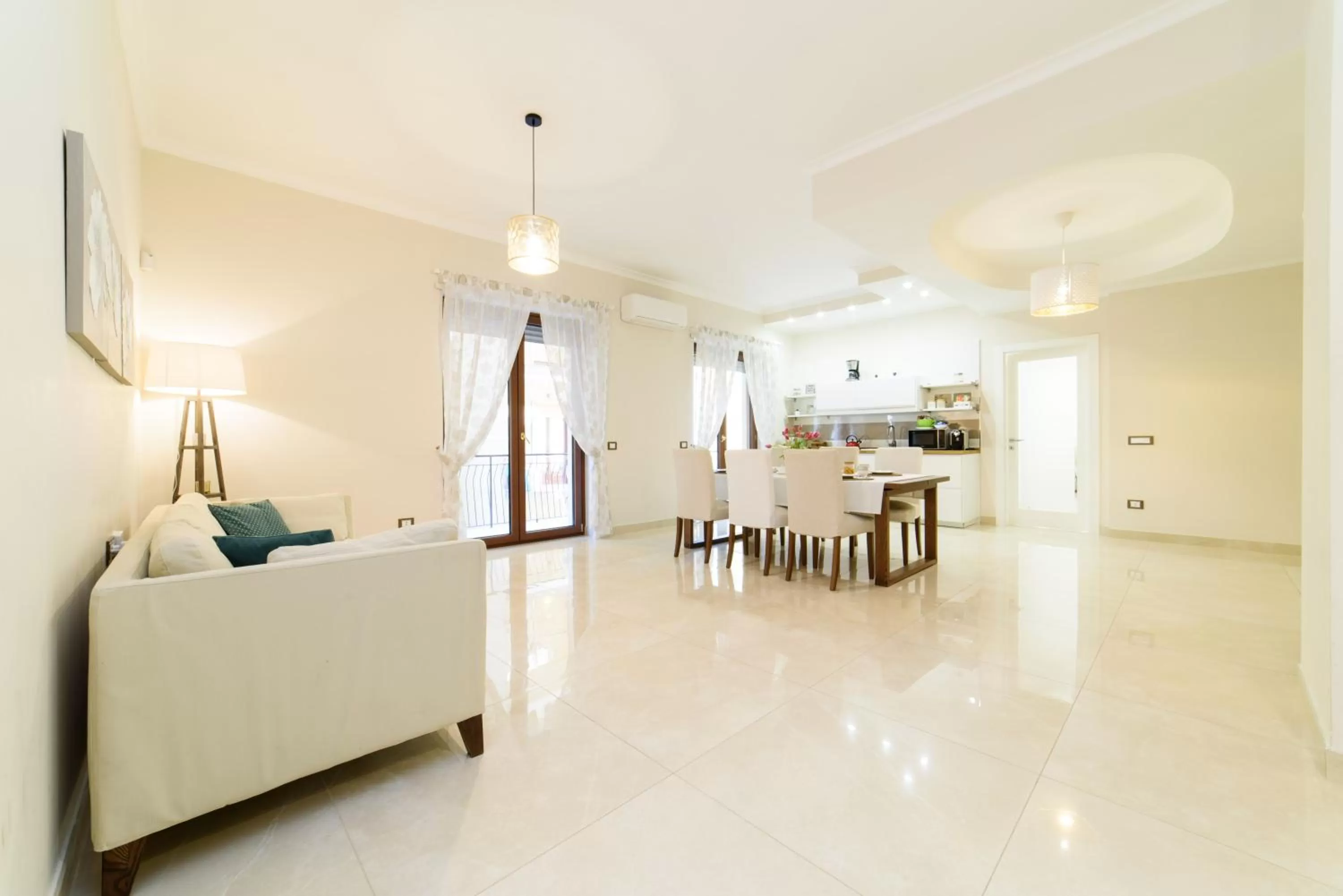 Living room in HomeAway Salerno