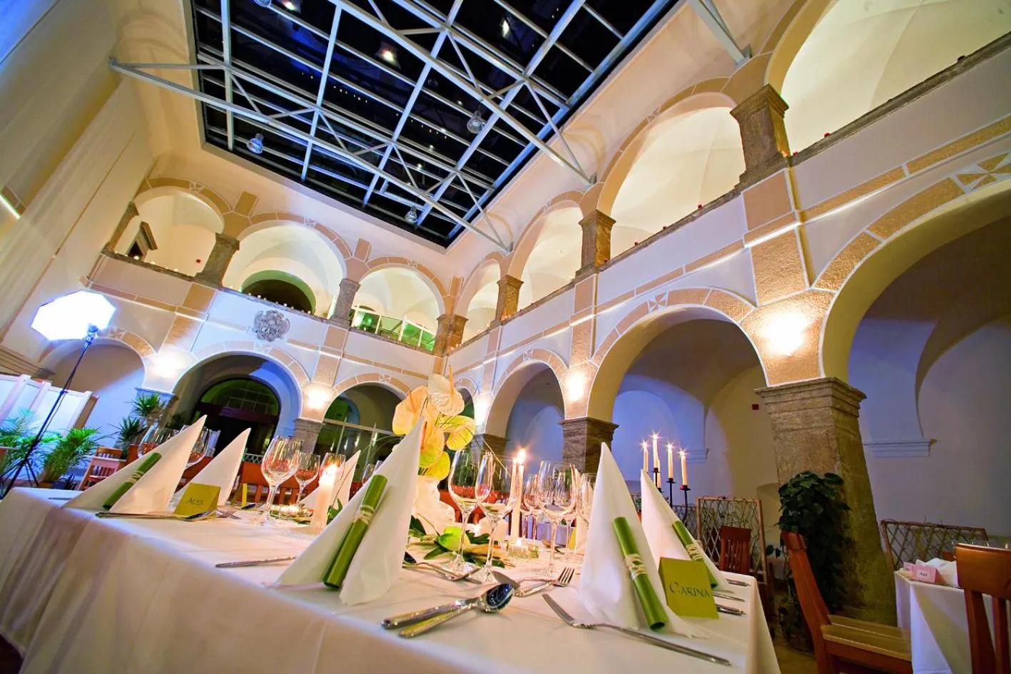 Restaurant/places to eat in JUFA Hotel Schloss Röthelstein