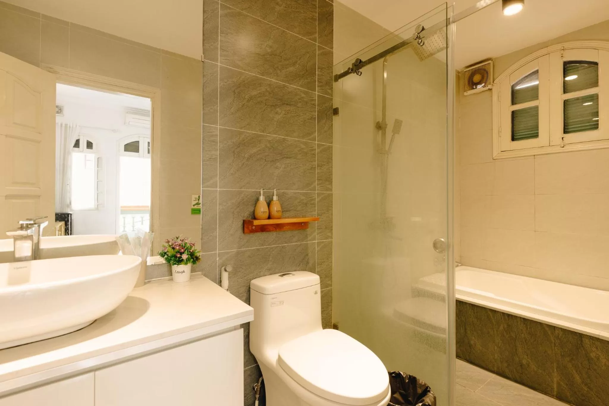 Bathroom in Eden Westlake Hotel