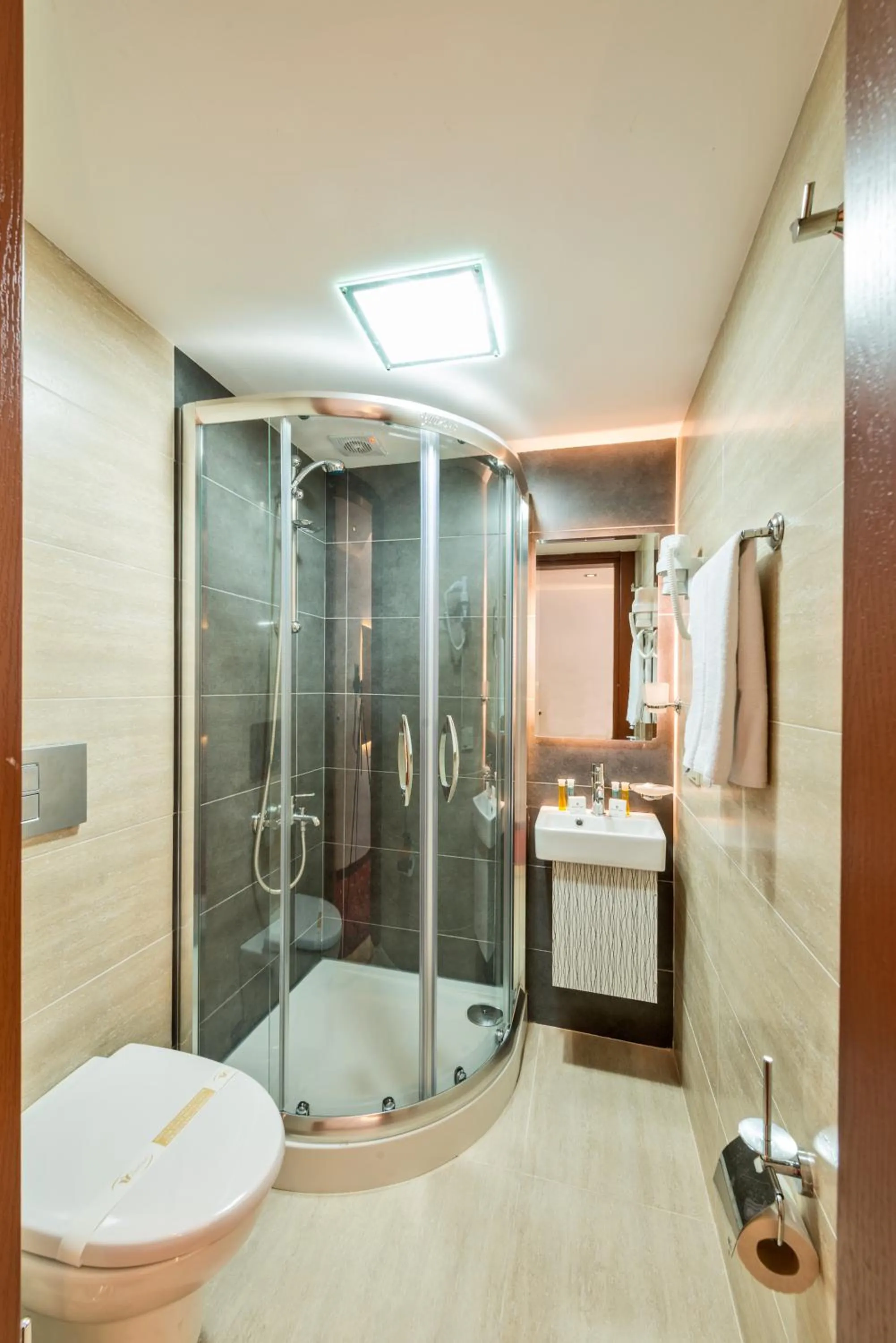 Bathroom in Erbazlar Hotel