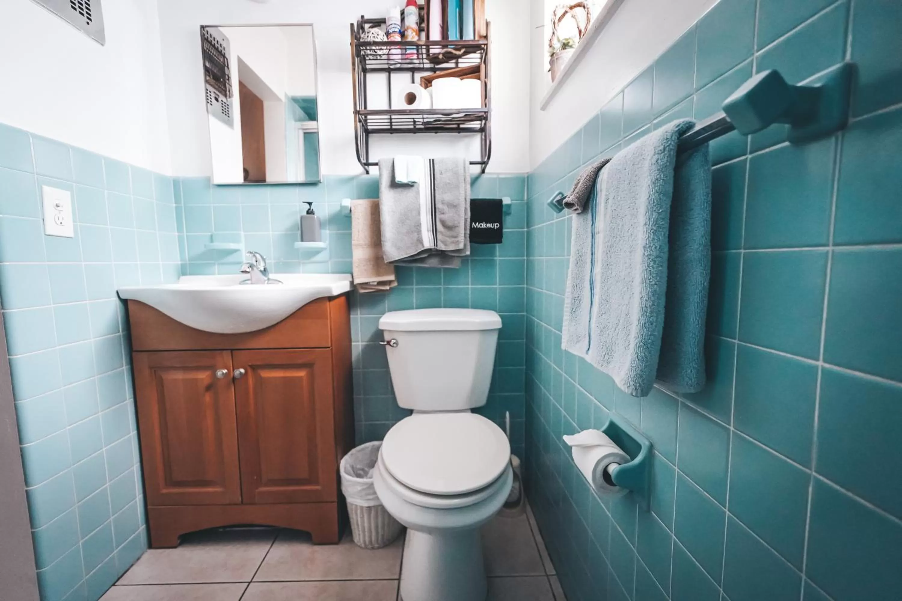 Bathroom in Hollywood Light Haven Lodge