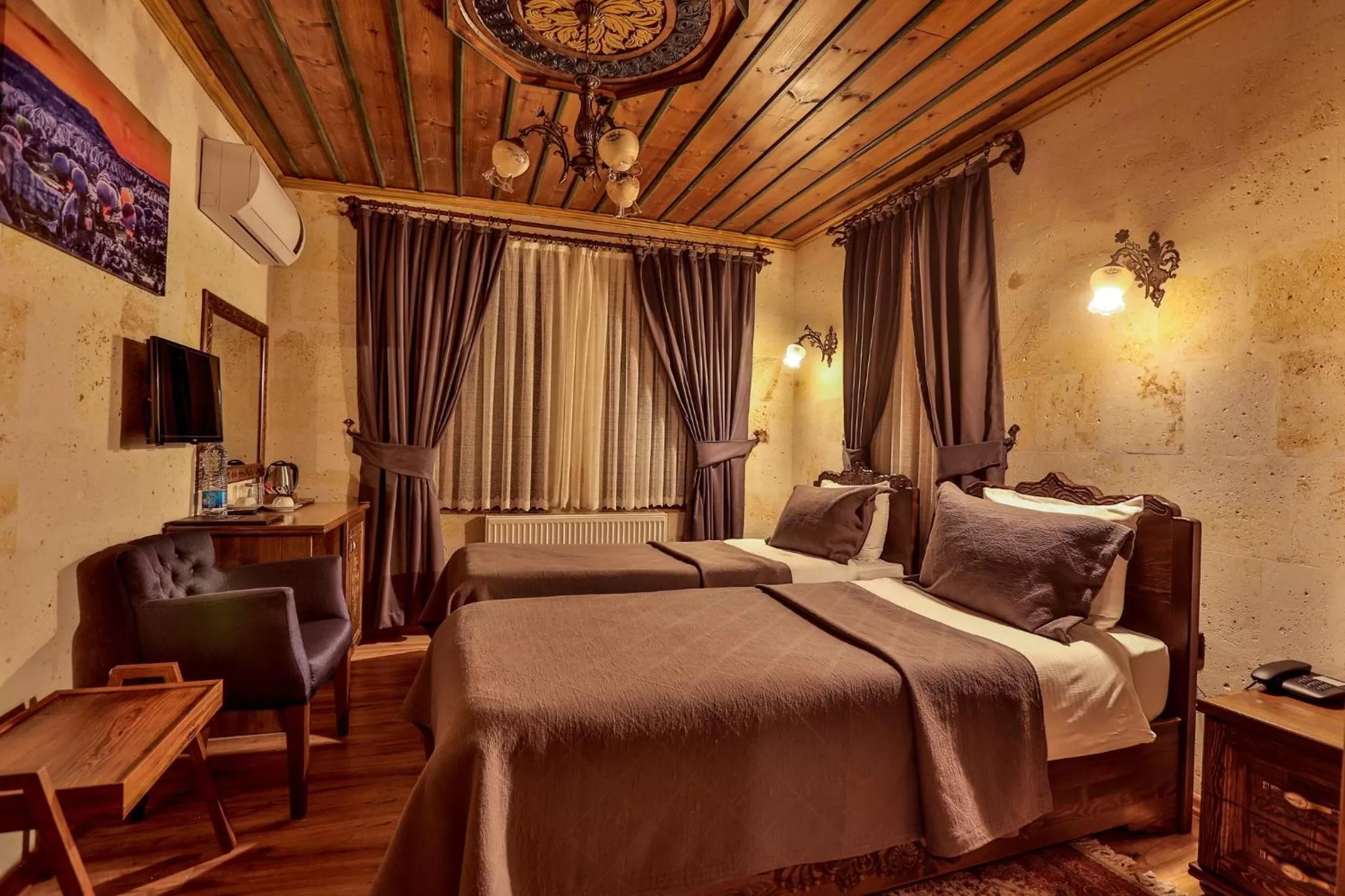 Standard Twin Room in Milat Cave Hotel