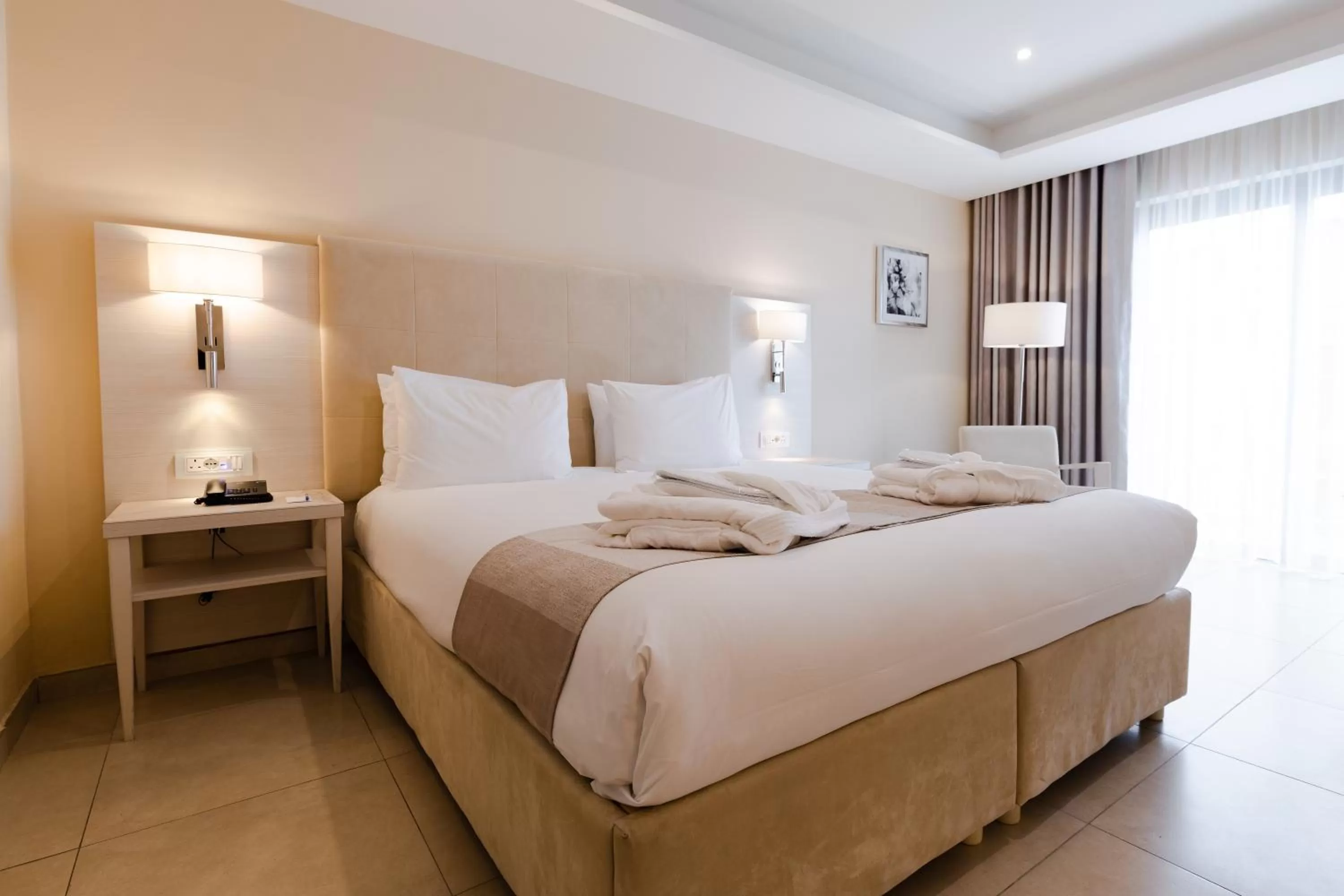 Deluxe Double or Twin Room with Garden View in Maritim Antonine Hotel & Spa