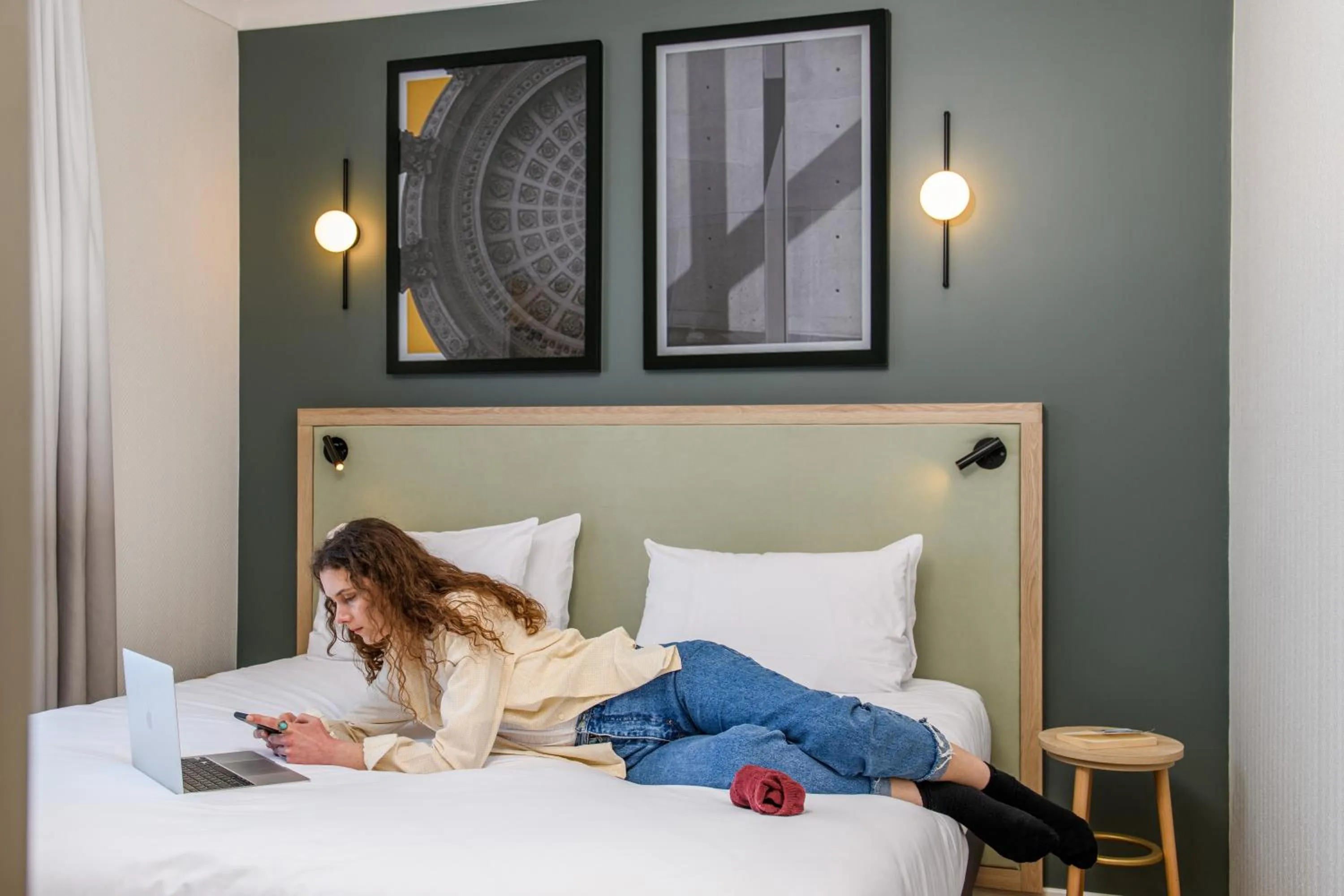 Bed in Aparthotel Adagio Paris Buttes Chaumont