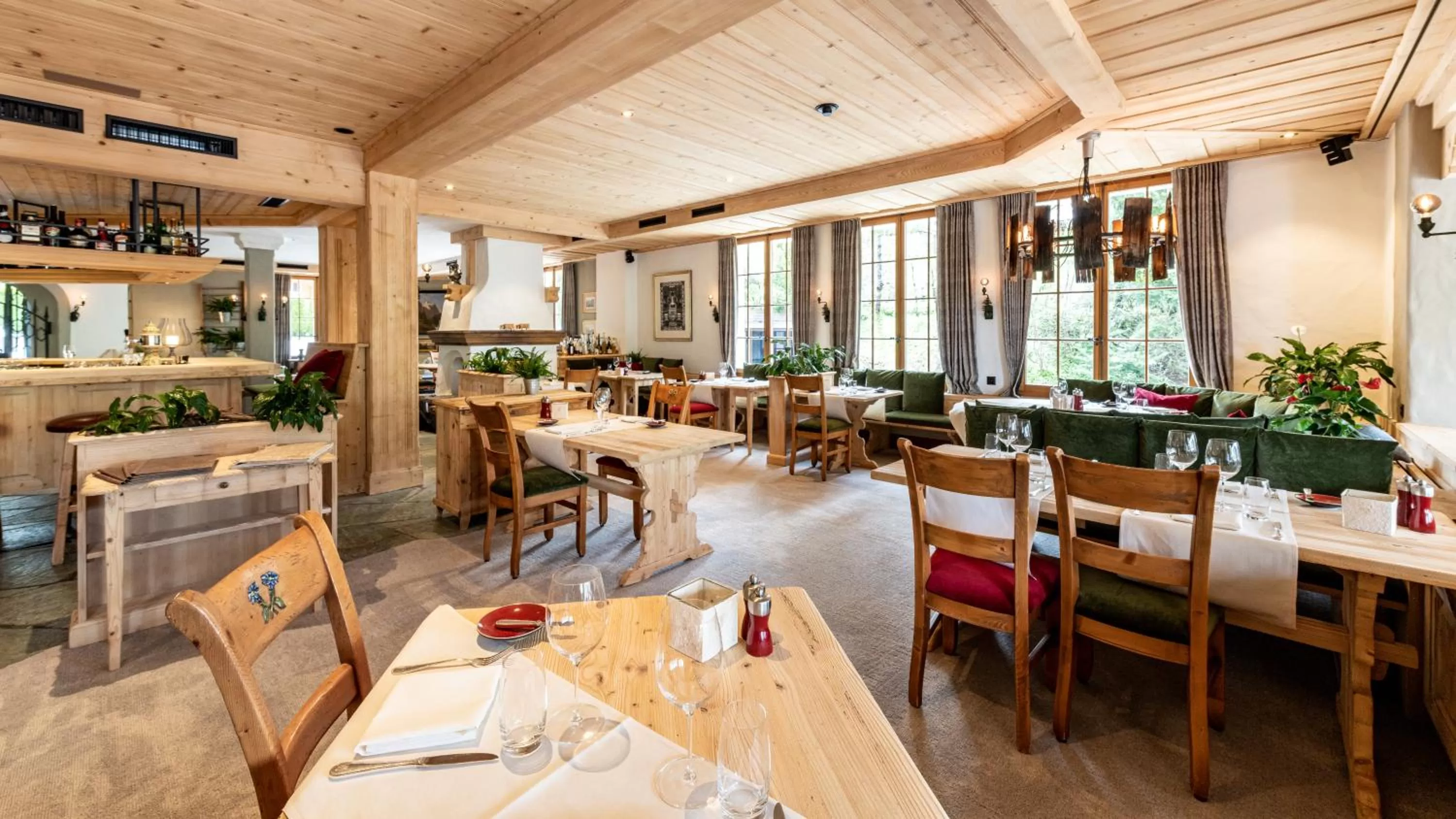 Restaurant/places to eat in Hotel Le Grand Chalet Gstaad