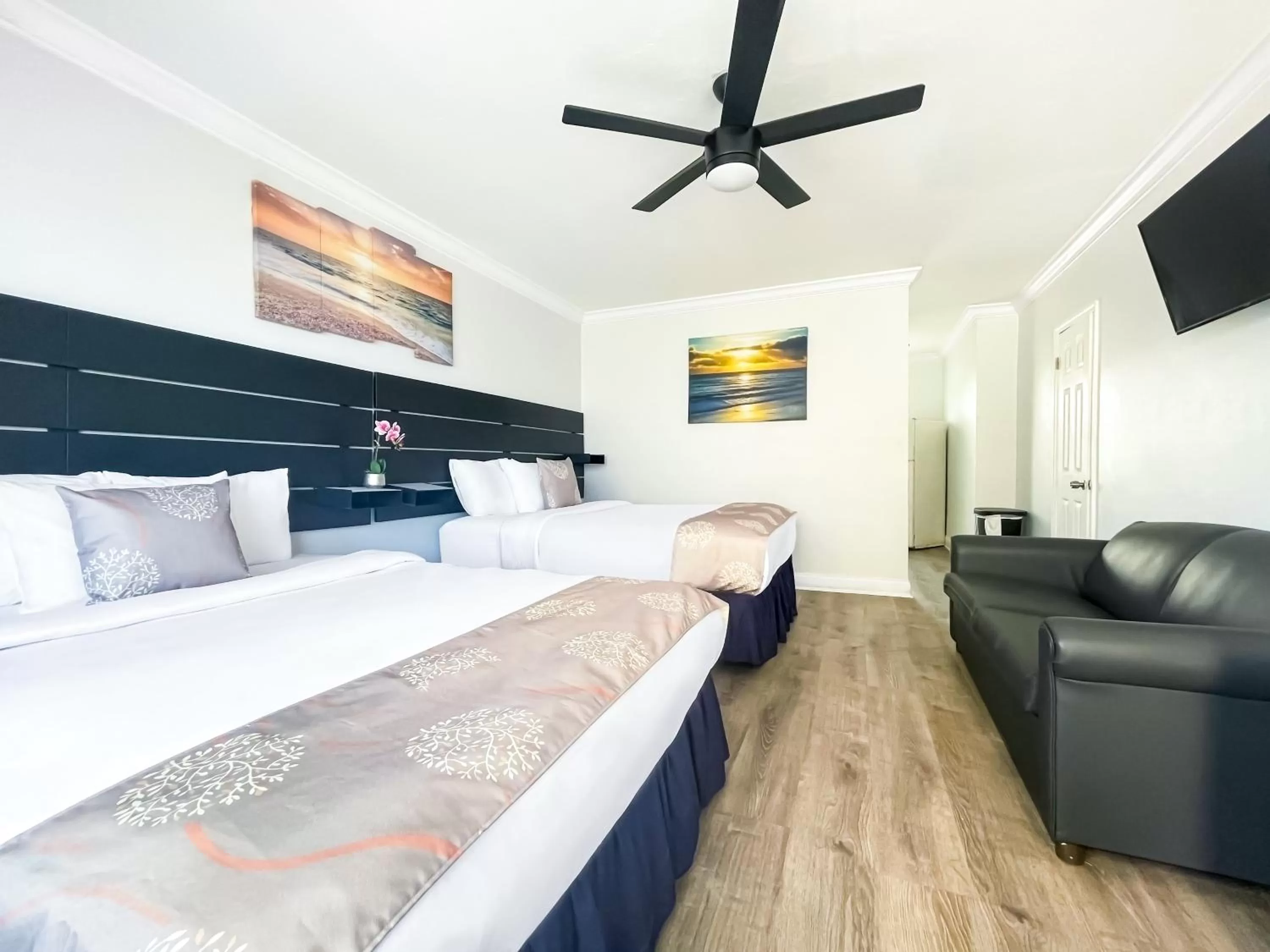 Bed in Hollywood Beach Hotels