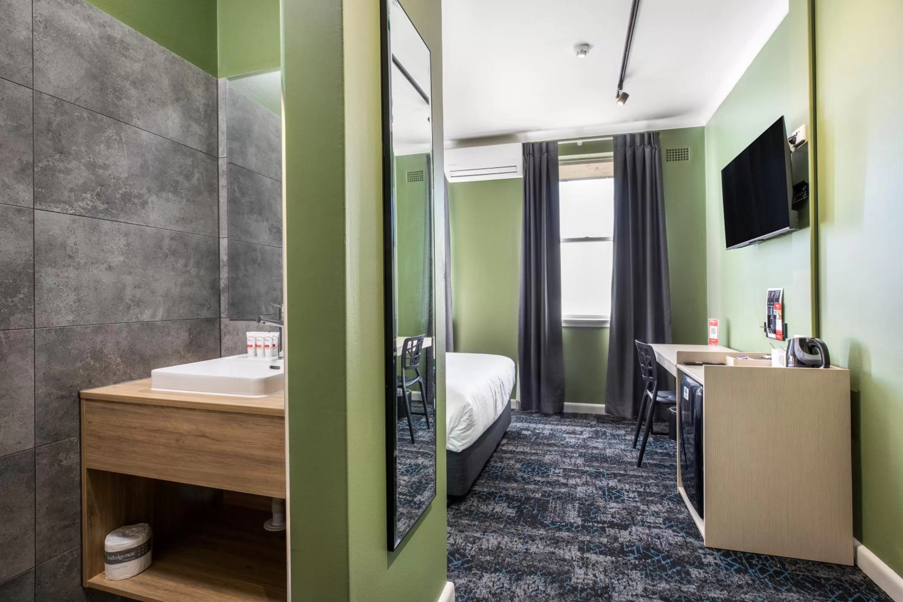 TV and multimedia, Bed in Nightcap at Pritchards Hotel