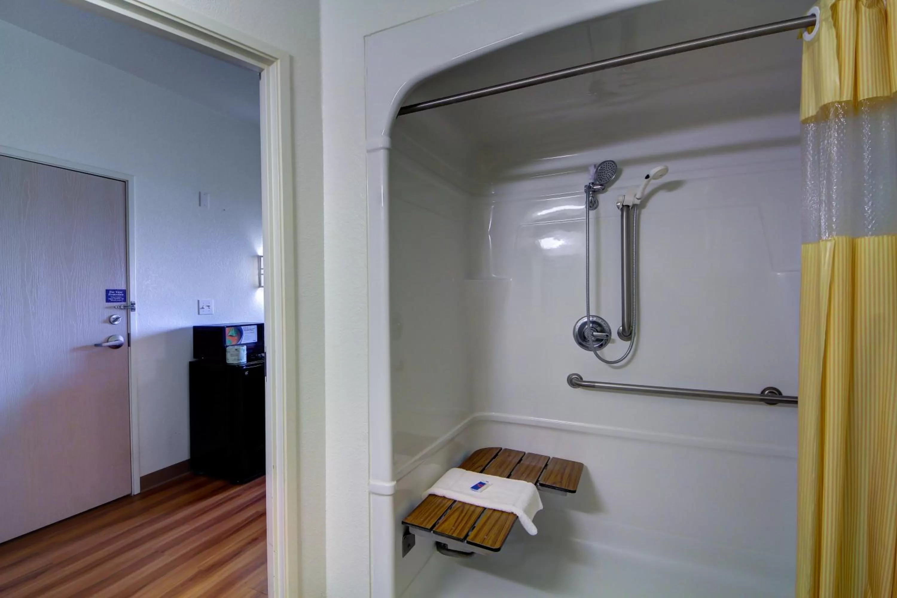 Shower in Motel 6-El Reno, OK