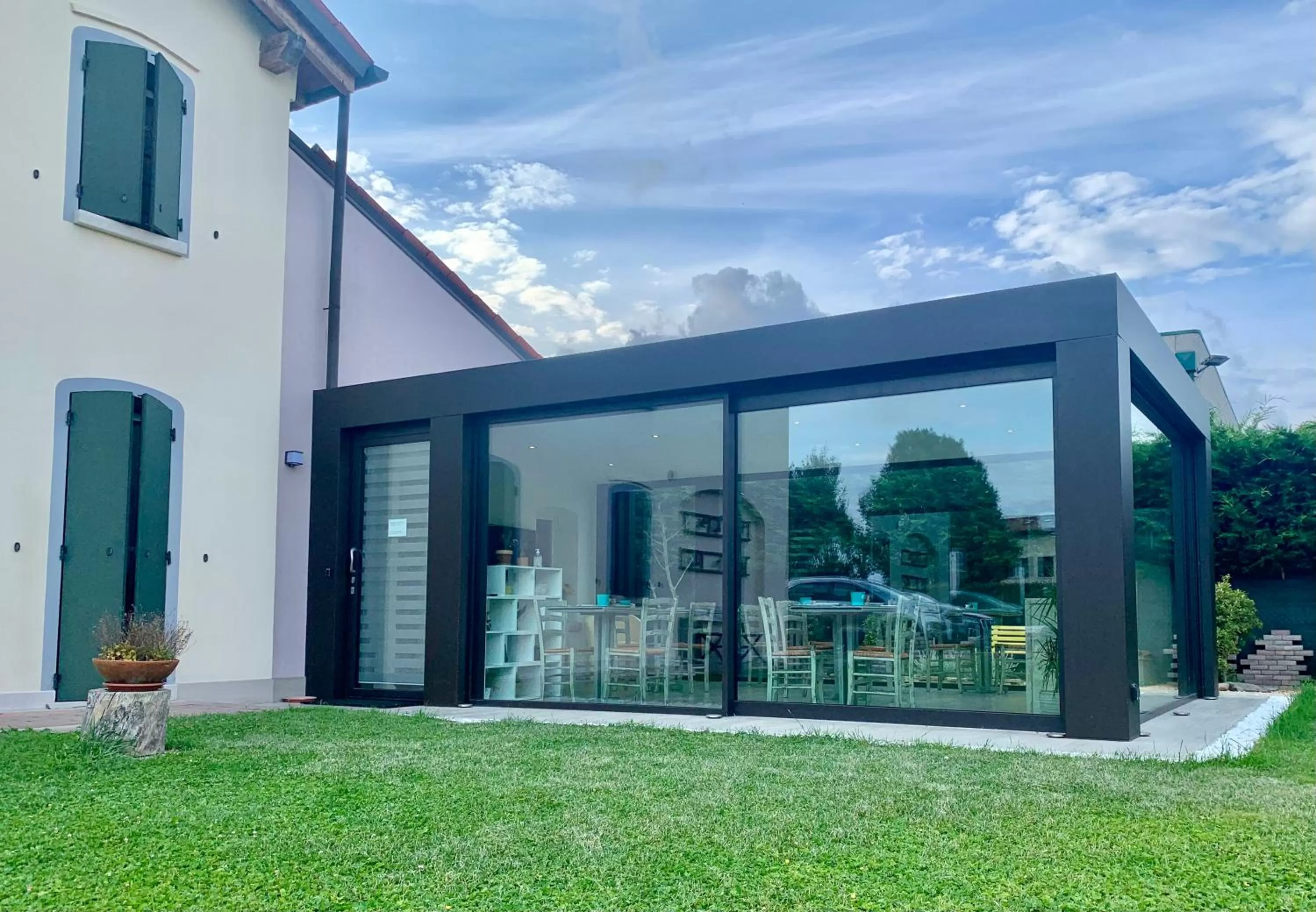 Property building in Villa Myosotis