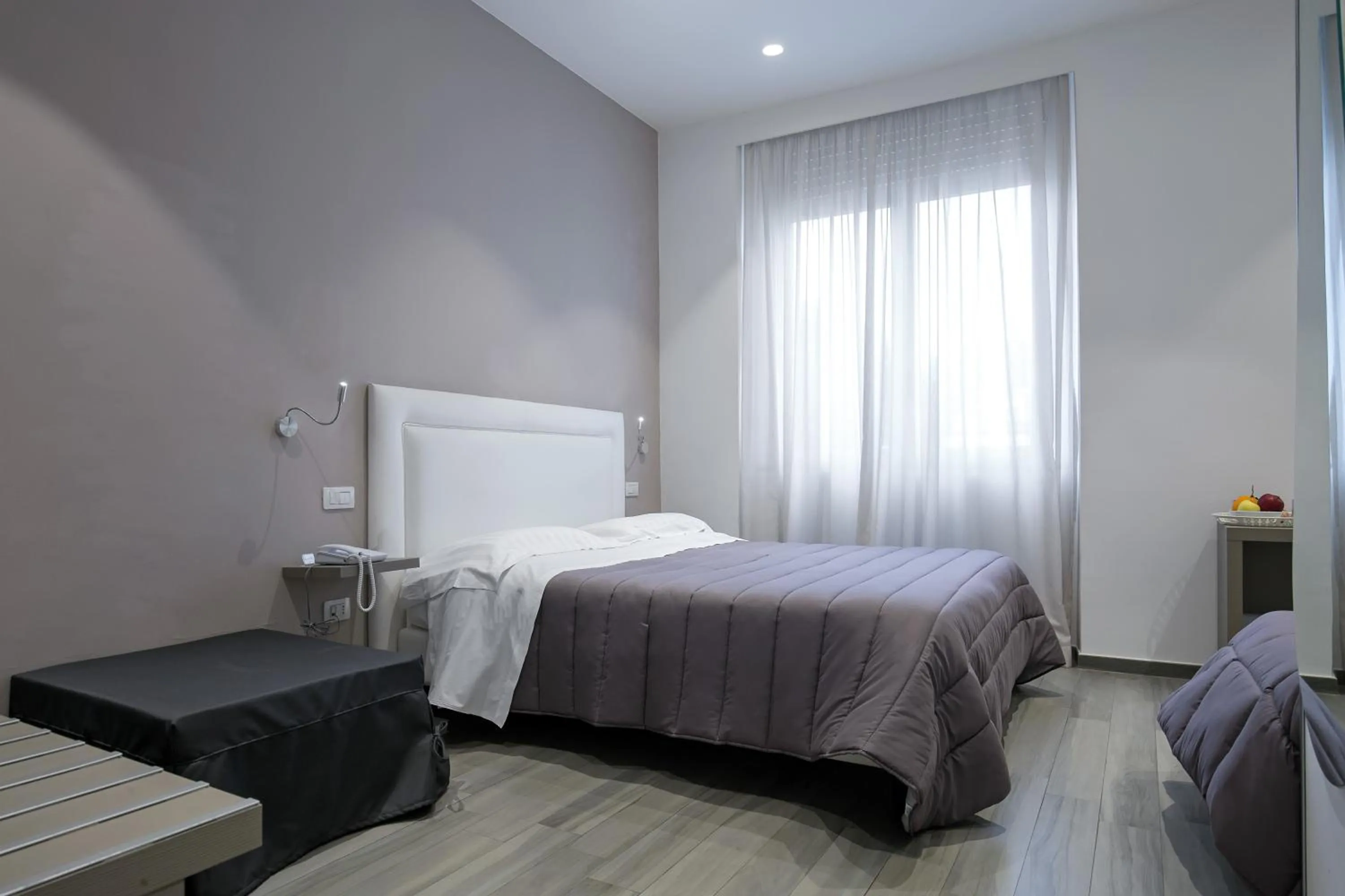 Photo of the whole room, Bed in Hotel Bruman Salerno