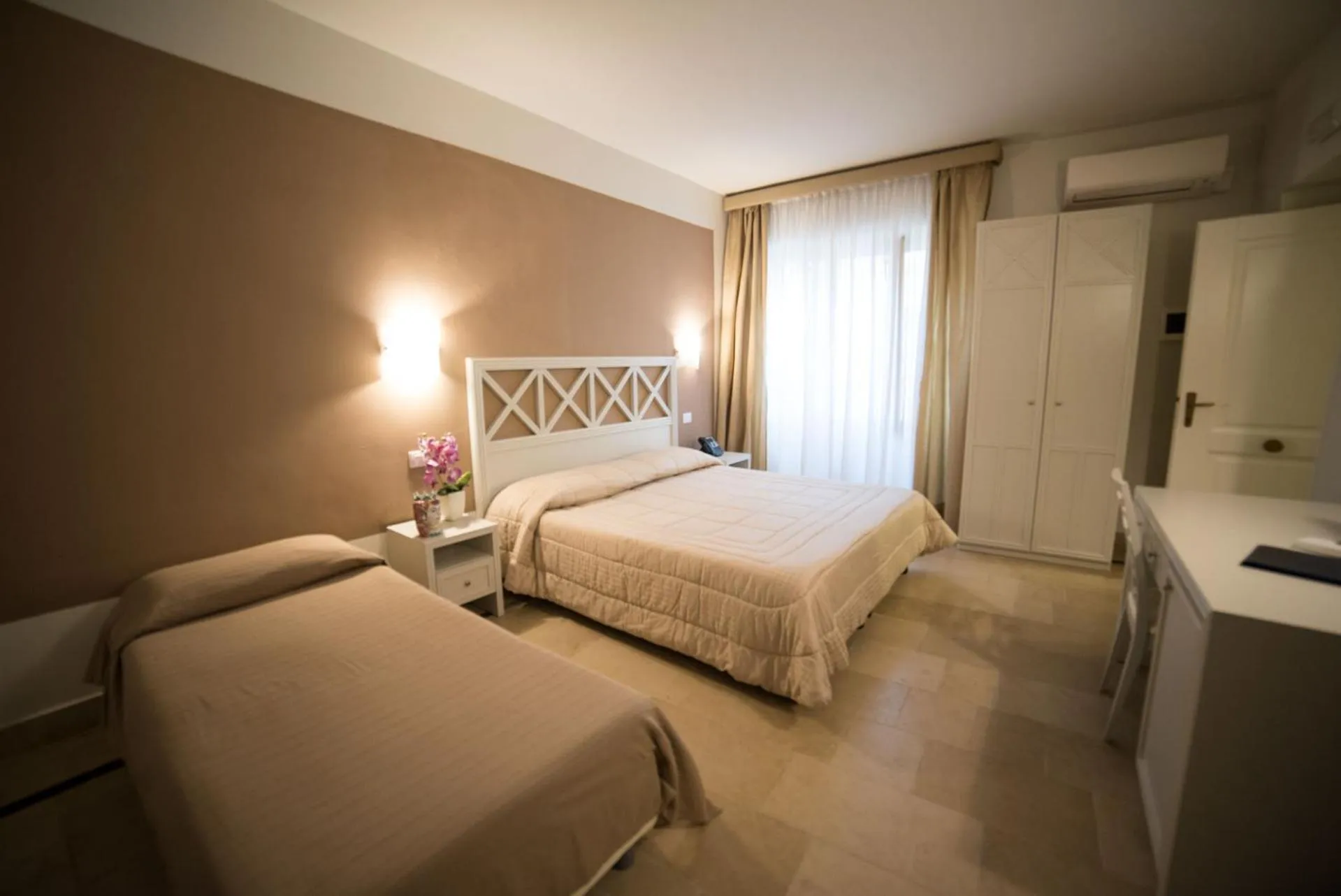Photo of the whole room, Bed in Hotel Gargallo