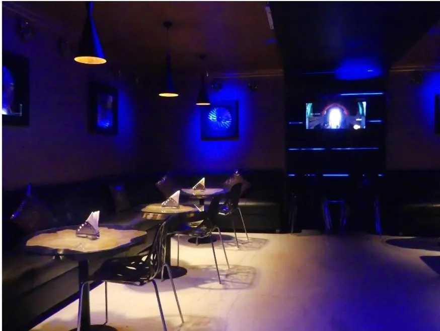 Restaurant/Places to Eat in Meenakshi's Sunshine Hotel