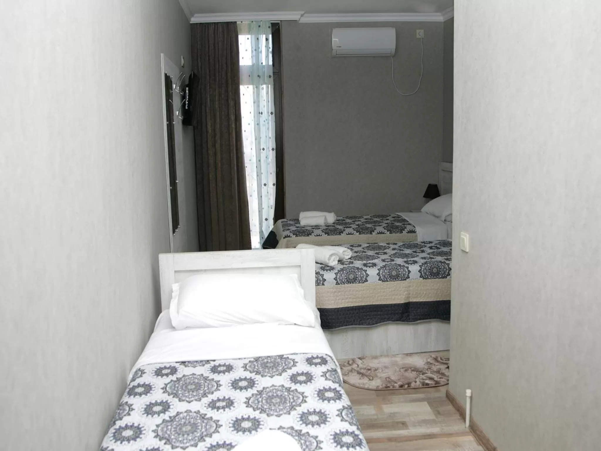 Bedroom, Bed in Hotel Tskhumi