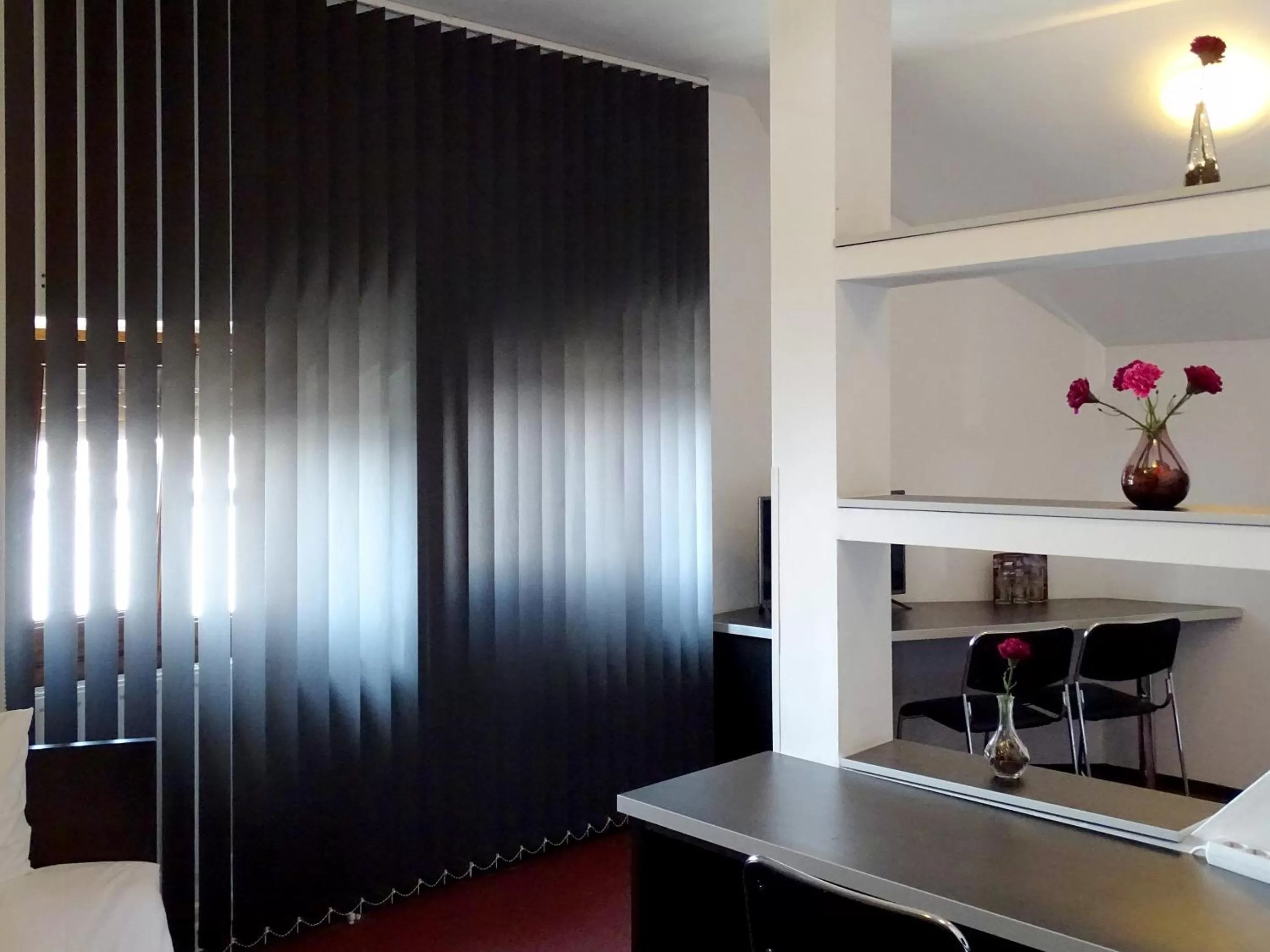 Photo of the whole room, Kitchen/Kitchenette in Prince Hotel