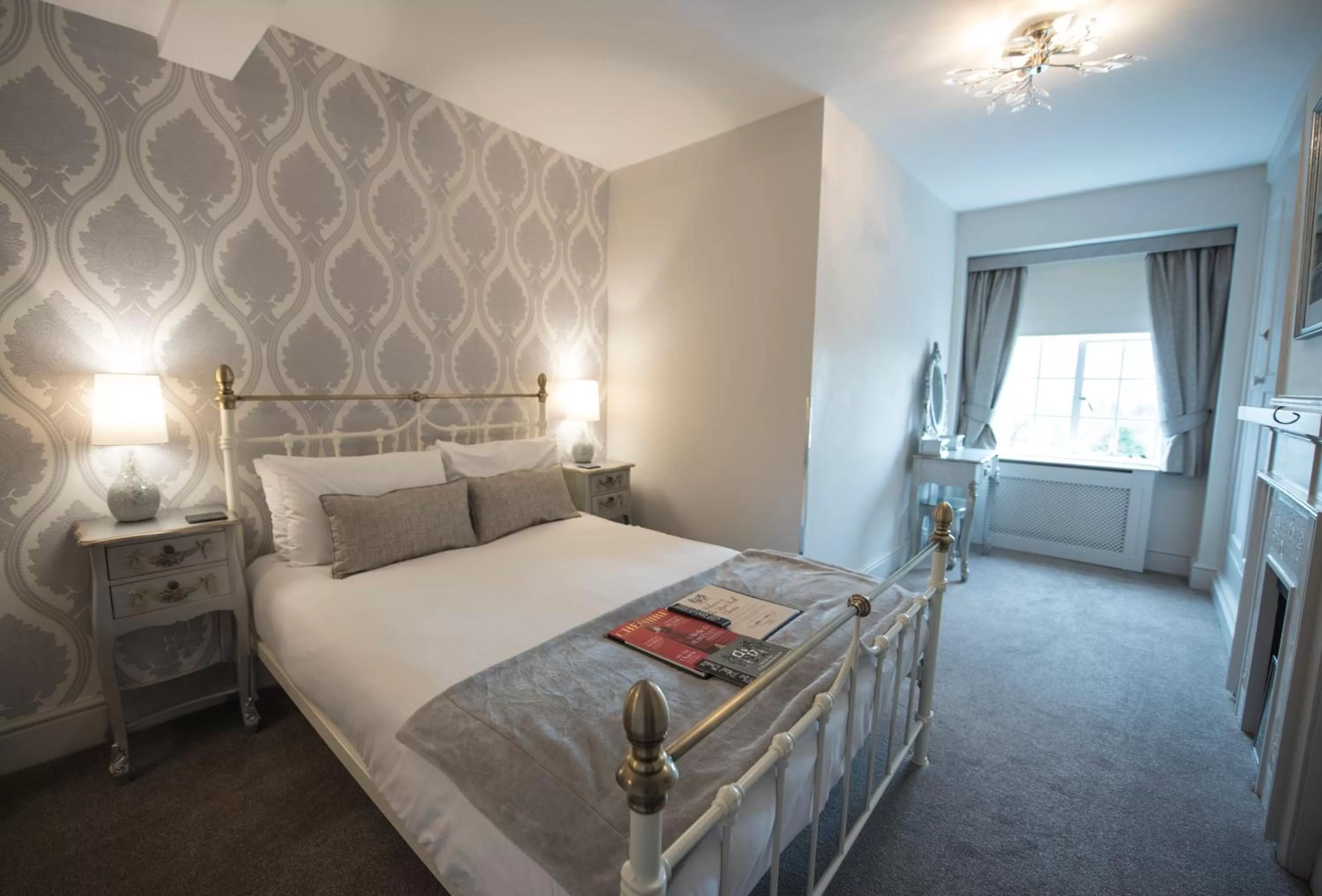 Bedroom, Bed in The Pied Bull