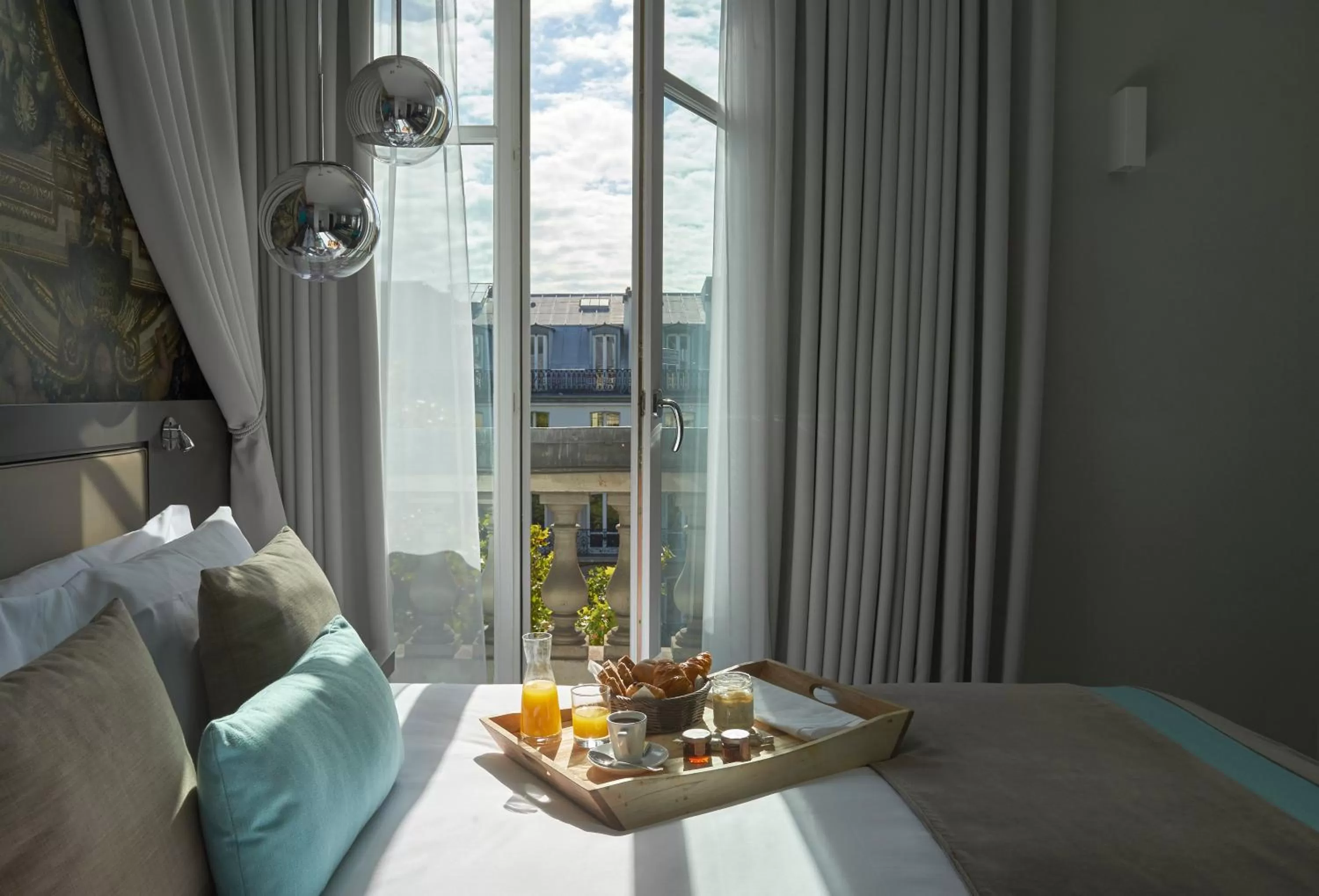 Photo of the whole room, Bed in Hotel Indigo Paris - Opera by IHG