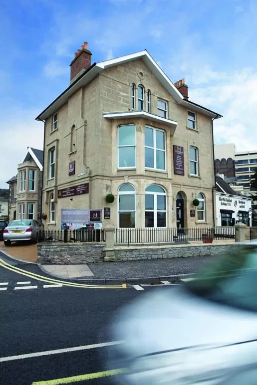 Property building in Victoria Mansions Hotel Apartments